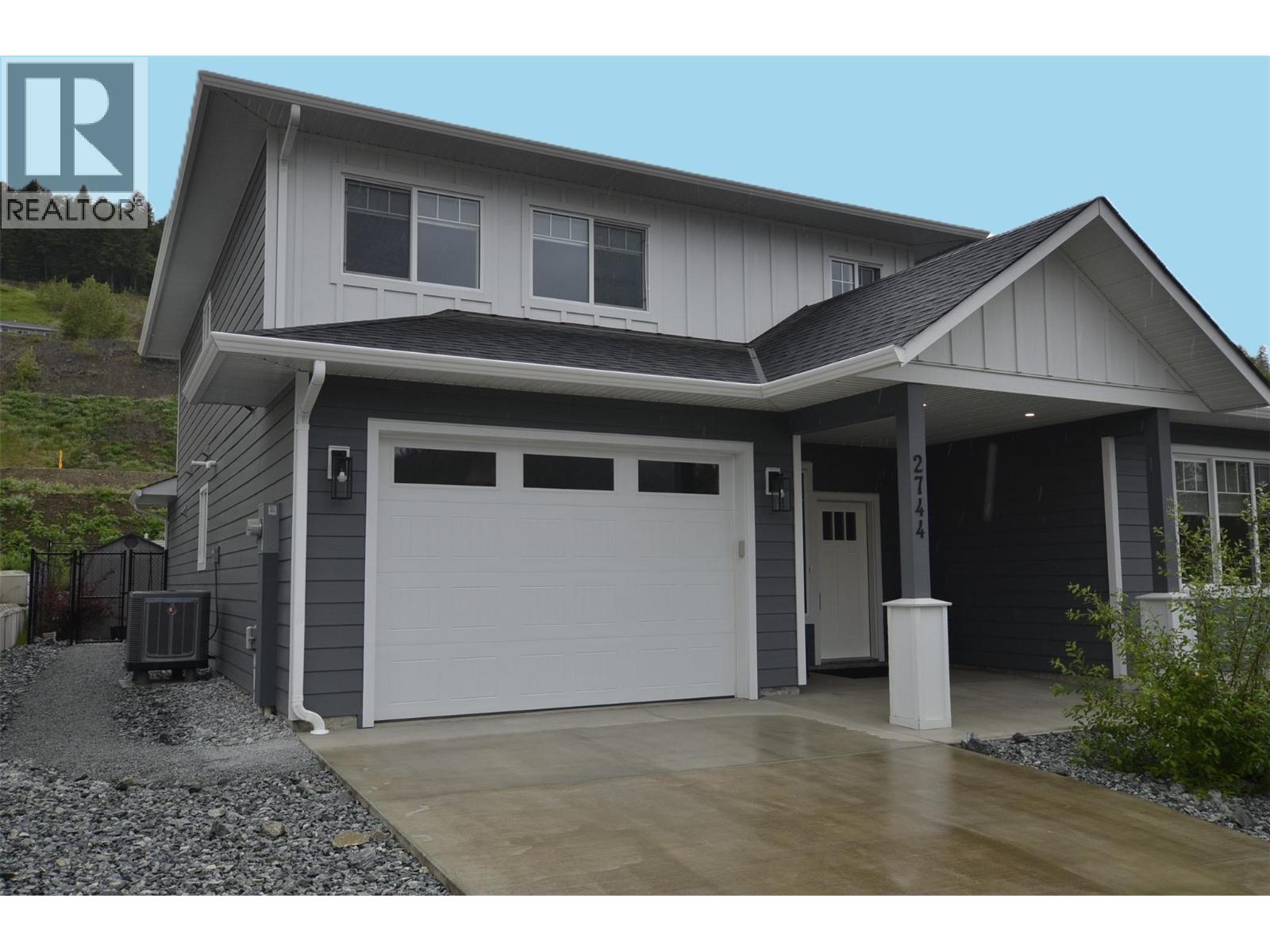 2744 Cedar Ridge Street, Lumby, British Columbia  V0E 2G5 - Photo 2 - 10390257