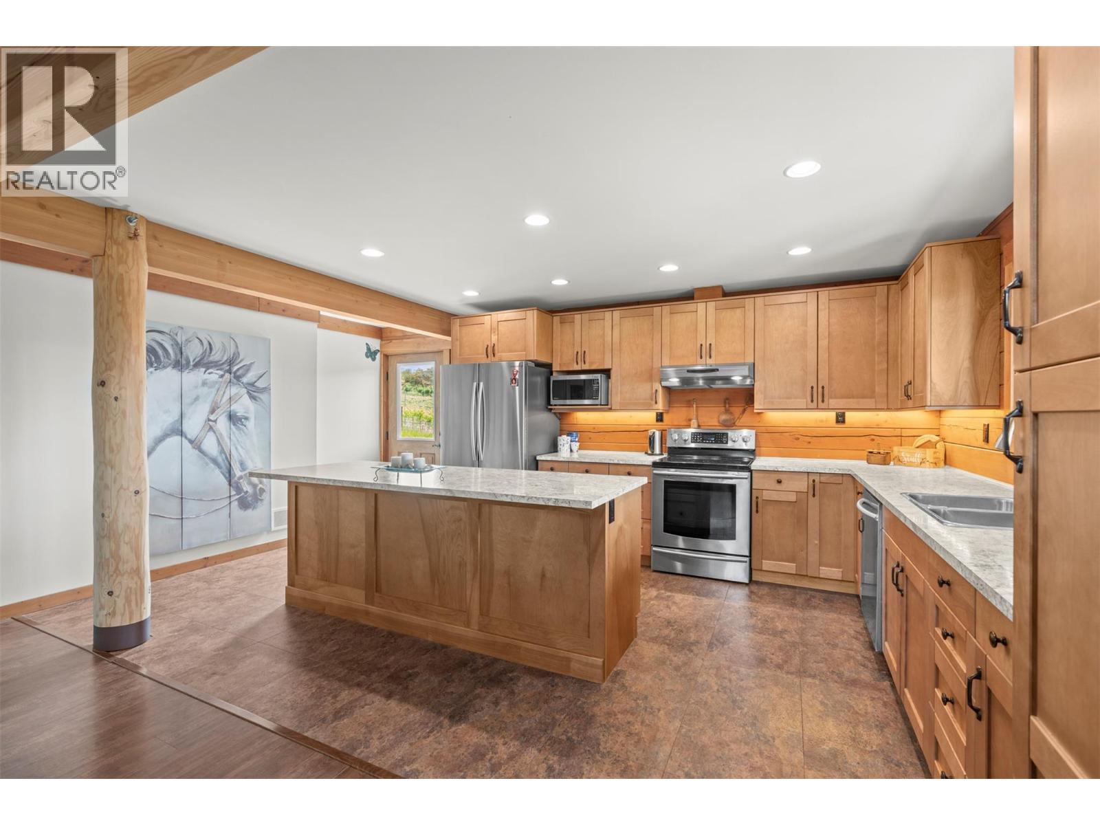 9371 6 Highway, Coldstream, British Columbia  V1B 3B5 - Photo 14 - 10390055