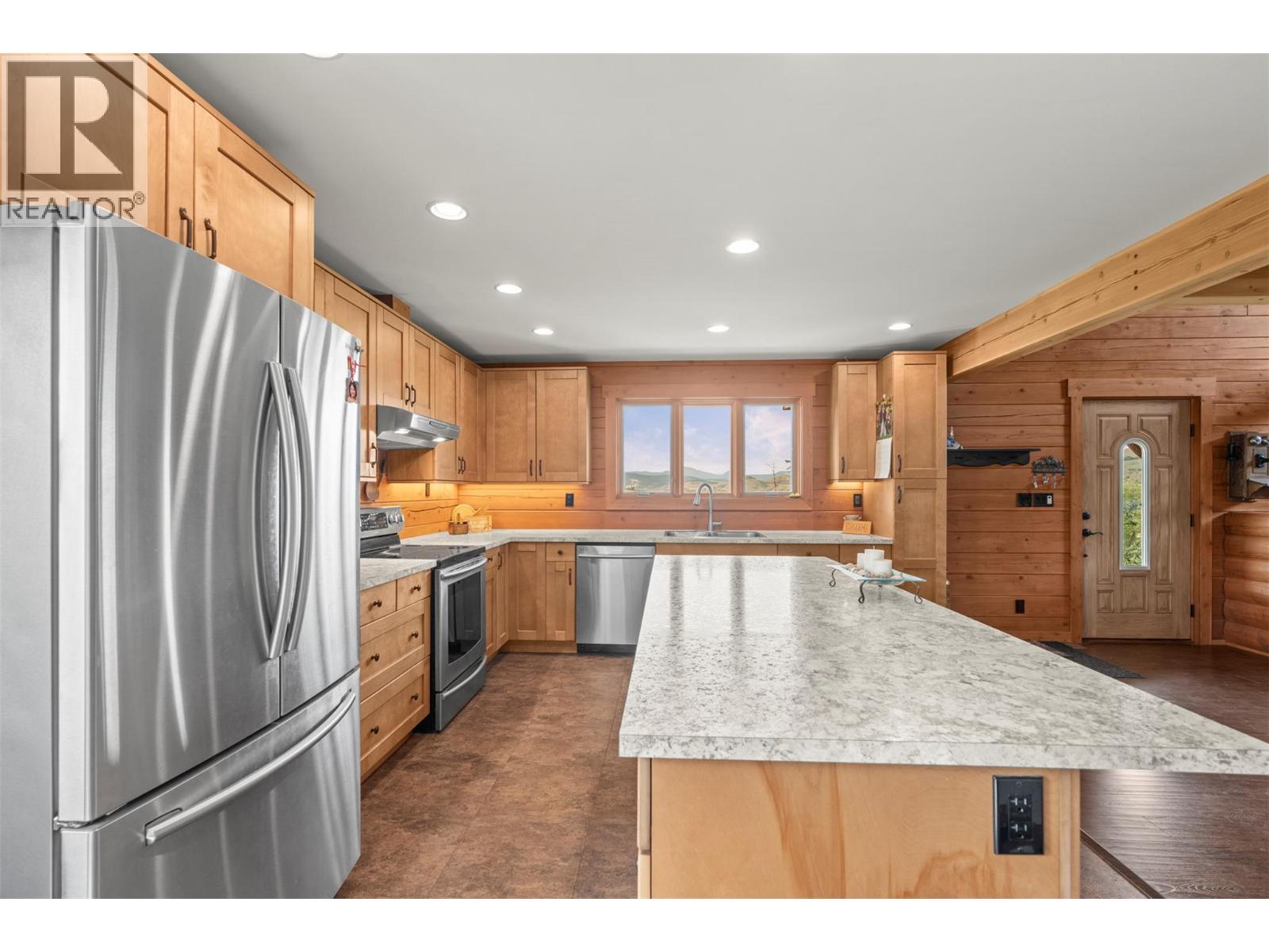 9371 6 Highway, Coldstream, British Columbia  V1B 3B5 - Photo 17 - 10390055