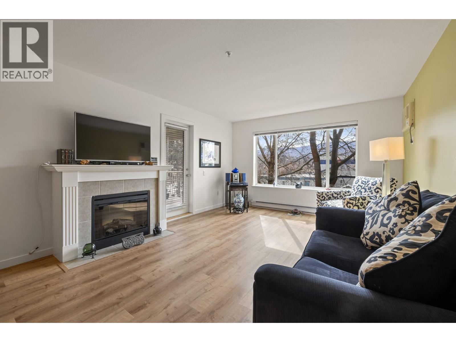 686 Lequime Road Unit# 204, Kelowna, British Columbia  V1W 1A4 - Photo 4 - 10390024