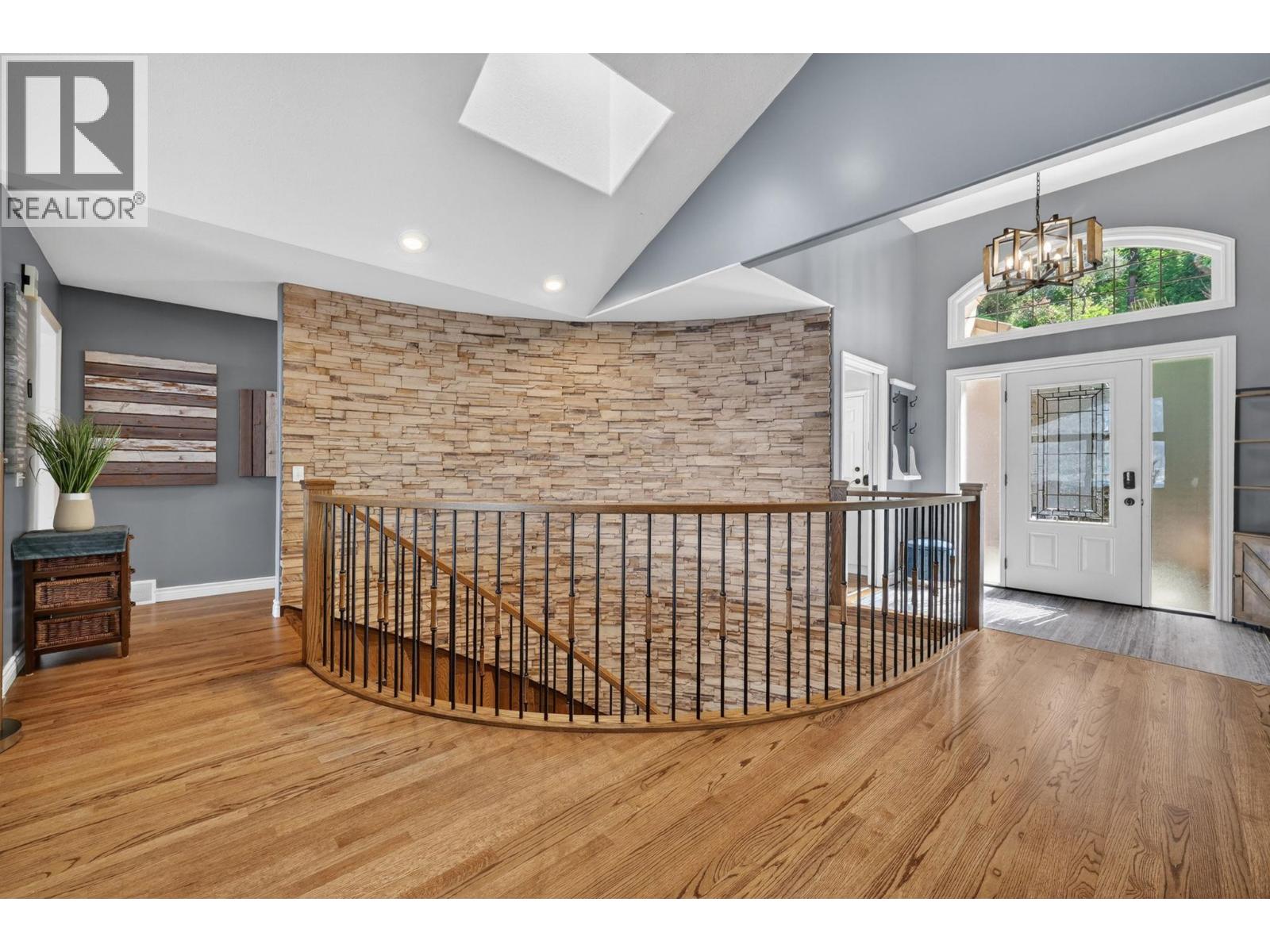 6650 Finch Road, Lake Country, British Columbia  V4V 1M9 - Photo 8 - 10388282