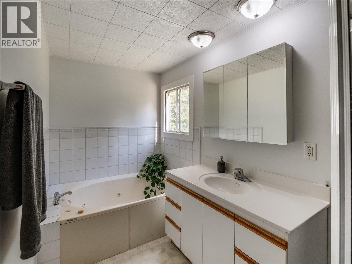 2875 Lower Six Mile Road, Nelson, British Columbia  V1L 6L7 - Photo 27 - 10390151
