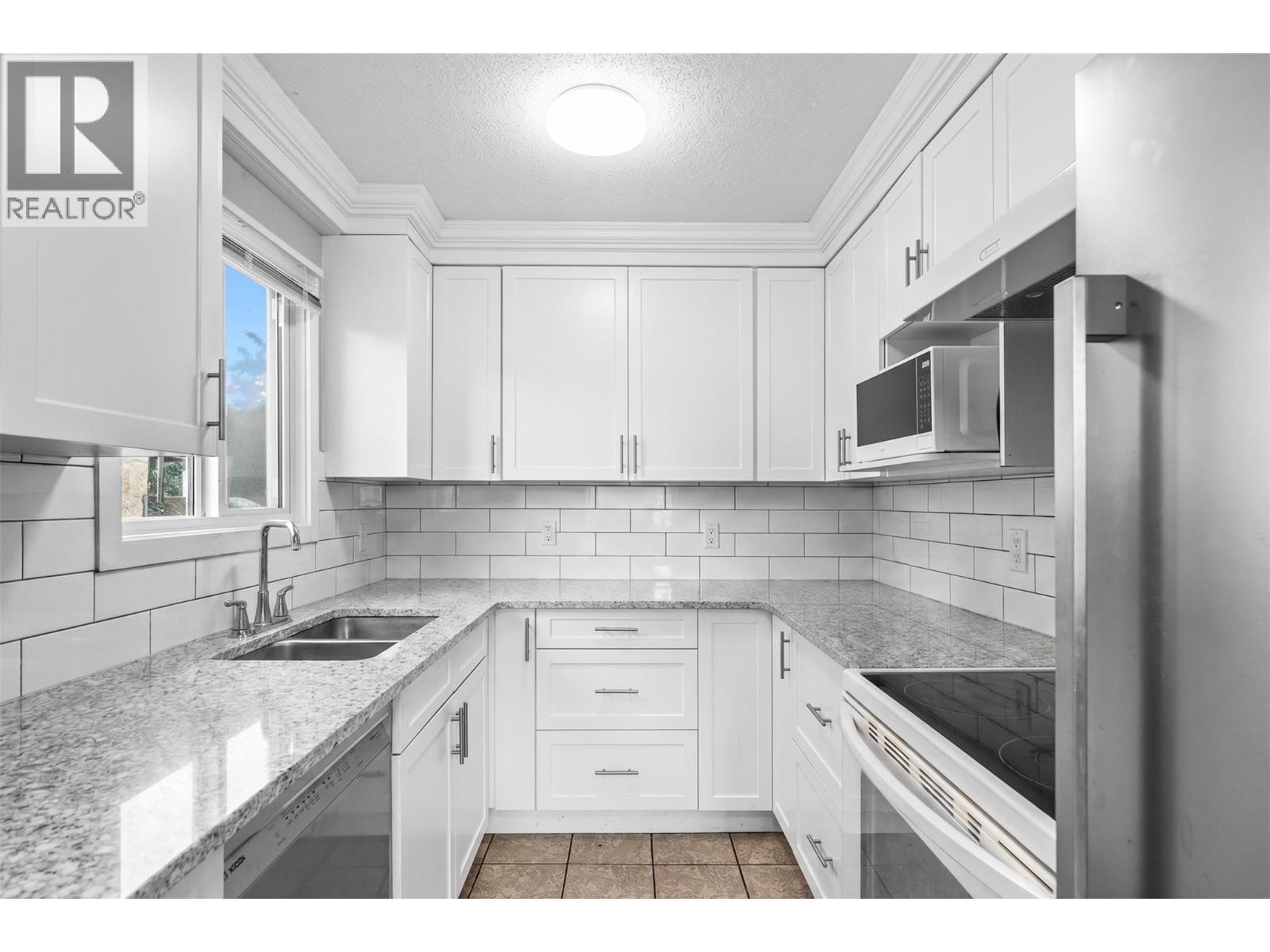 737 Fairway Avenue, Penticton, British Columbia  V2A 6M3 - Photo 10 - 10386210