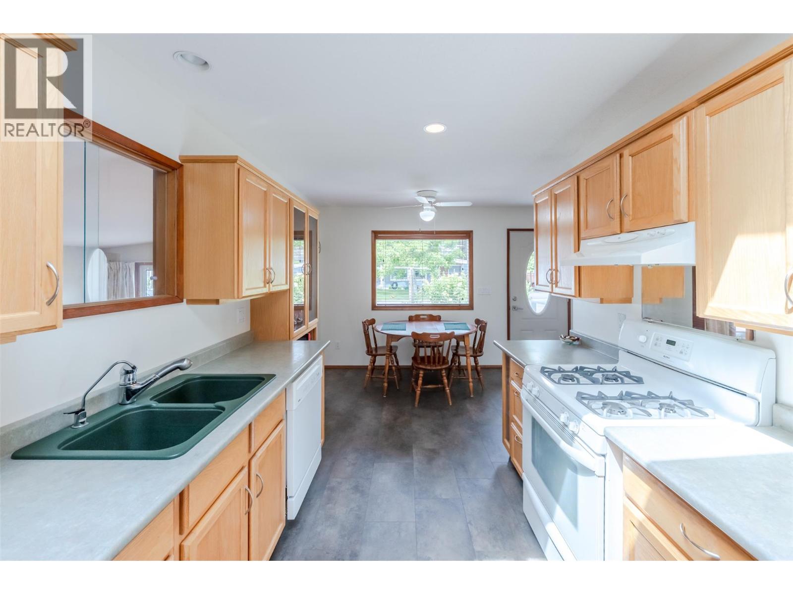 11819 Grant Avenue, Summerland, British Columbia  V0H 1Z8 - Photo 14 - 10390412