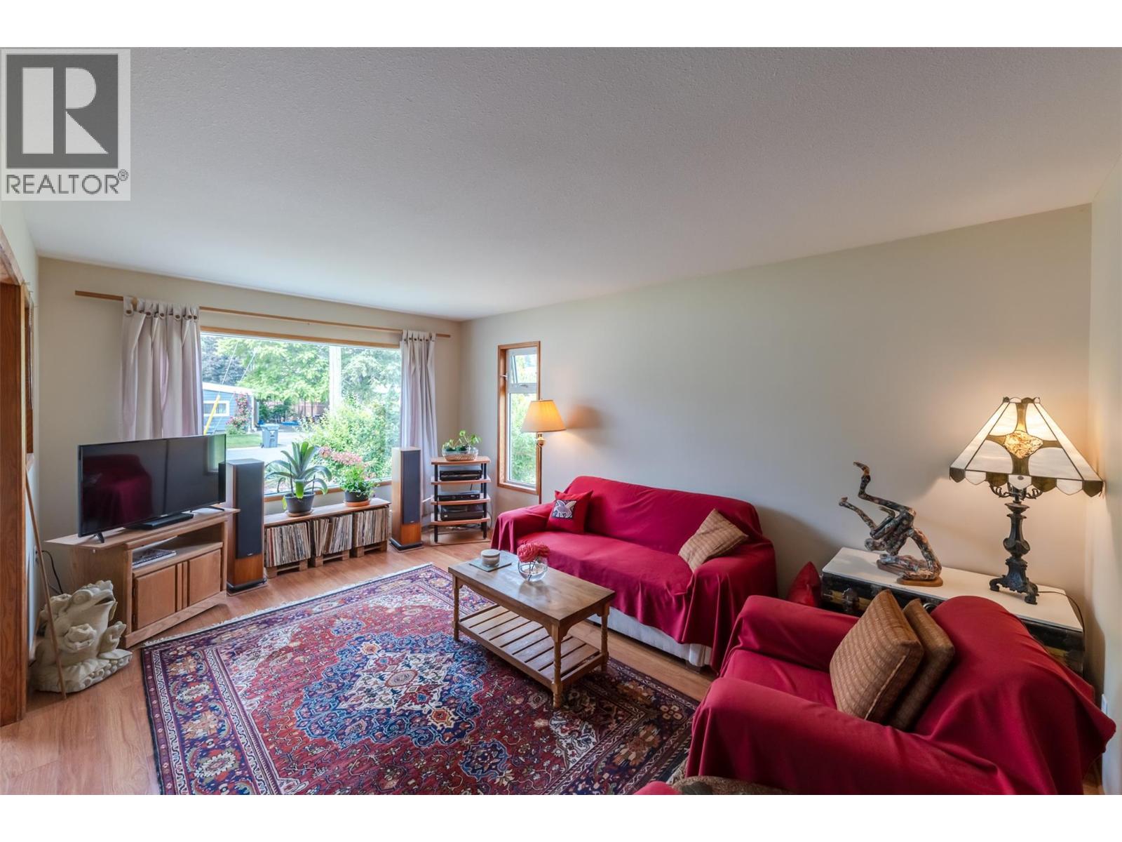 11819 Grant Avenue, Summerland, British Columbia  V0H 1Z8 - Photo 2 - 10390412