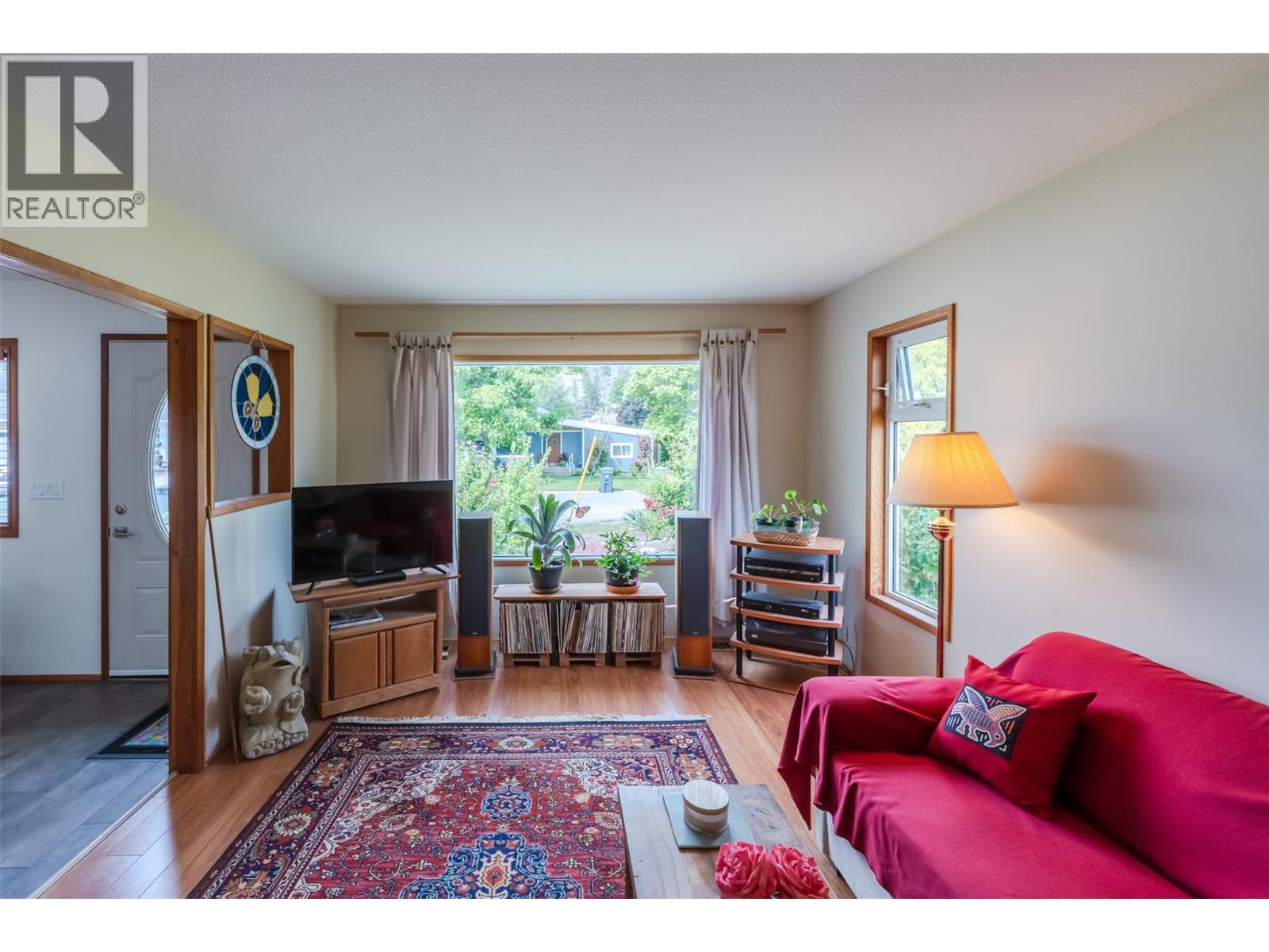 11819 Grant Avenue, Summerland, British Columbia  V0H 1Z8 - Photo 3 - 10390412
