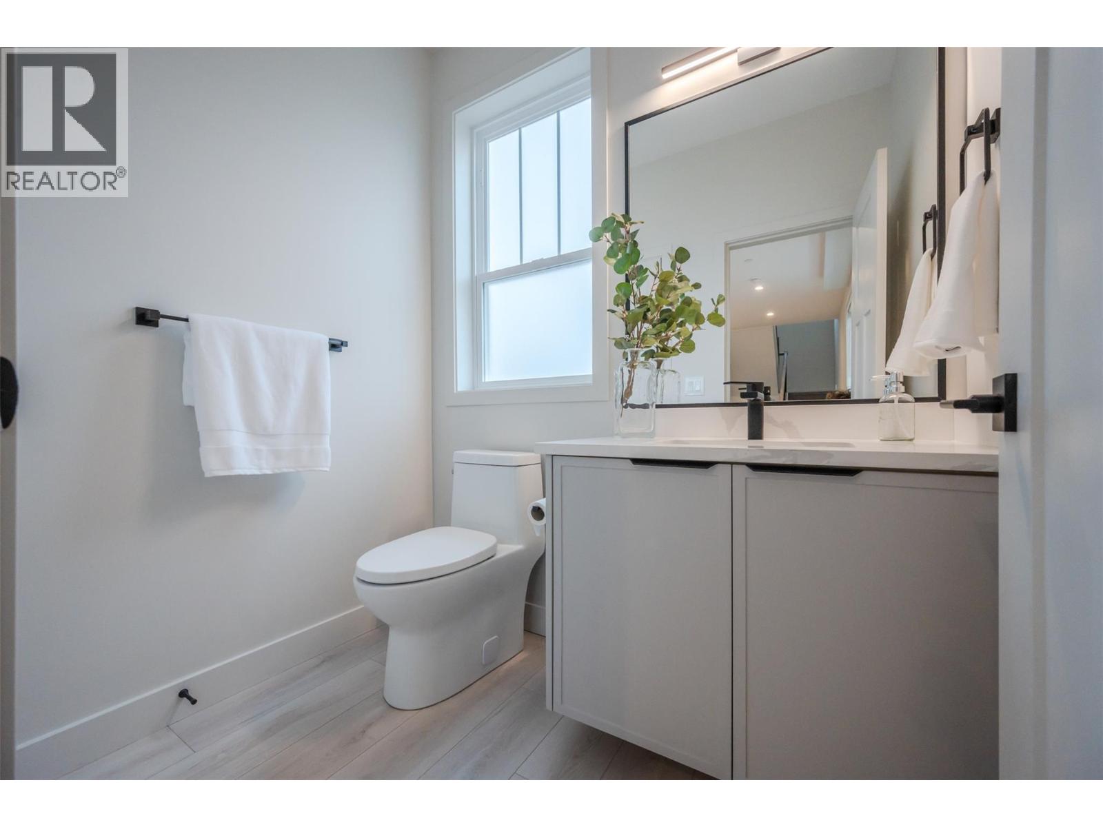 784 Argyle Street Unit# 102, Penticton, British Columbia  V2A 0J6 - Photo 8 - 10390405