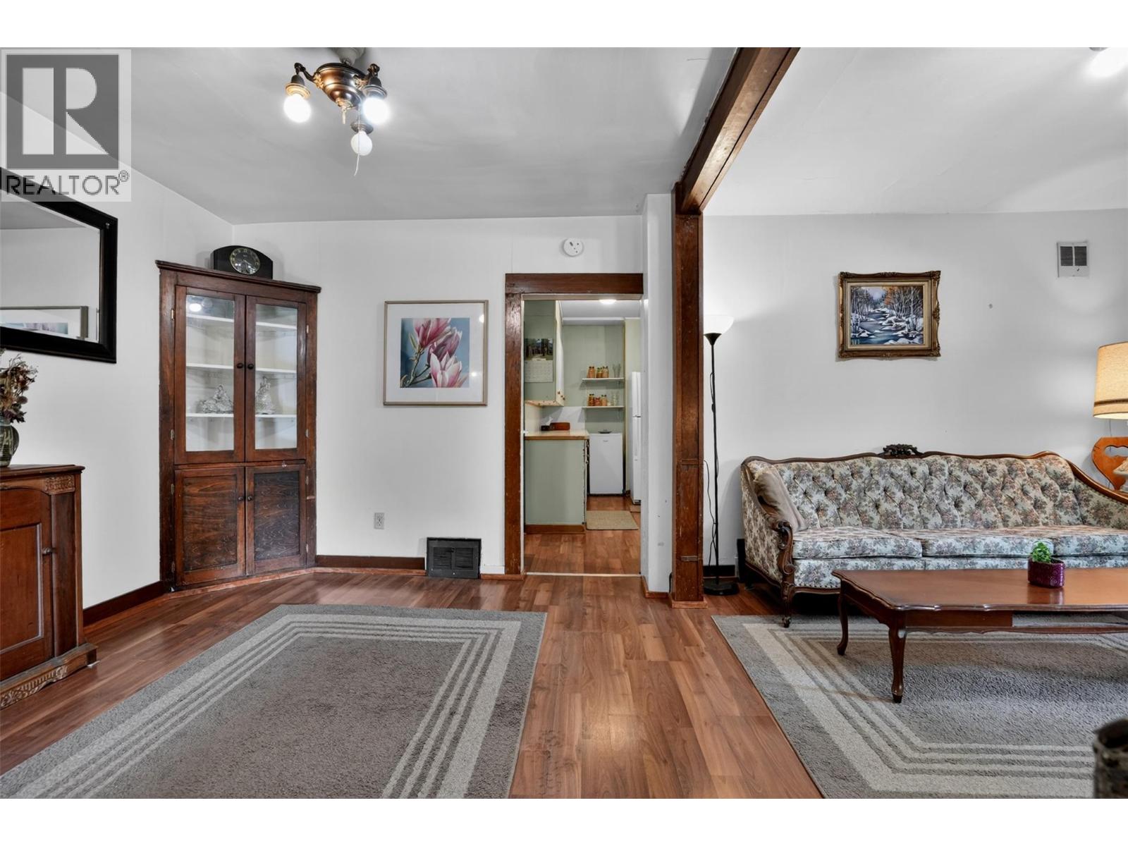 404 Houston Street, Nelson, British Columbia  V1L 5H5 - Photo 11 - 10390351