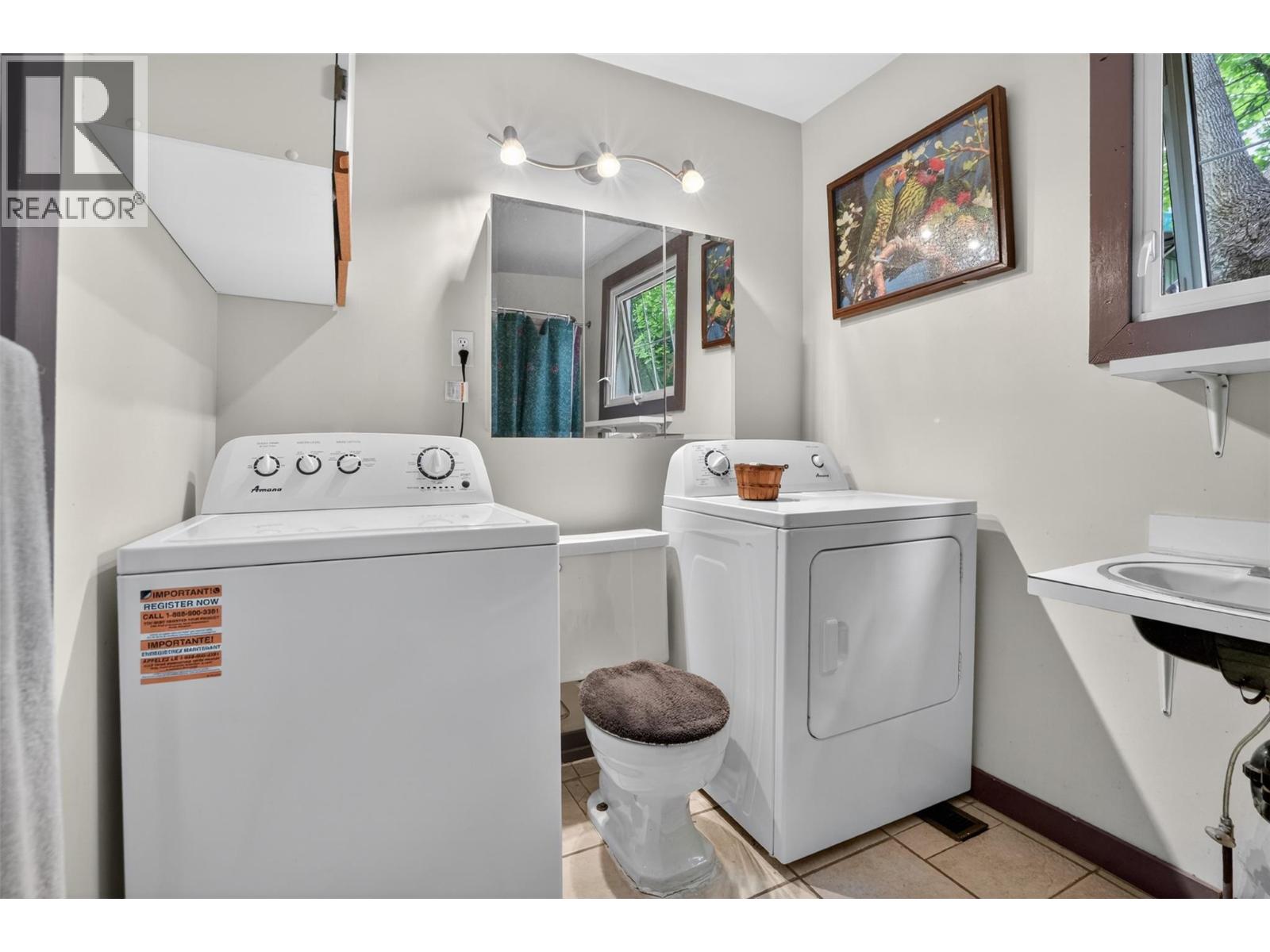 404 Houston Street, Nelson, British Columbia  V1L 5H5 - Photo 23 - 10390351