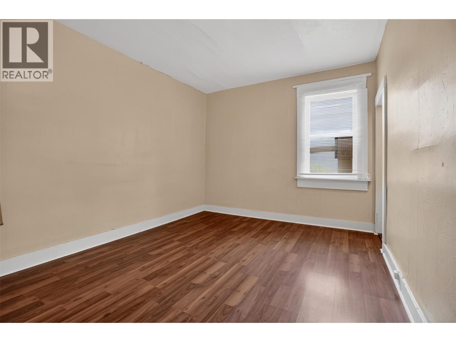 404 Houston Street, Nelson, British Columbia  V1L 5H5 - Photo 30 - 10390351