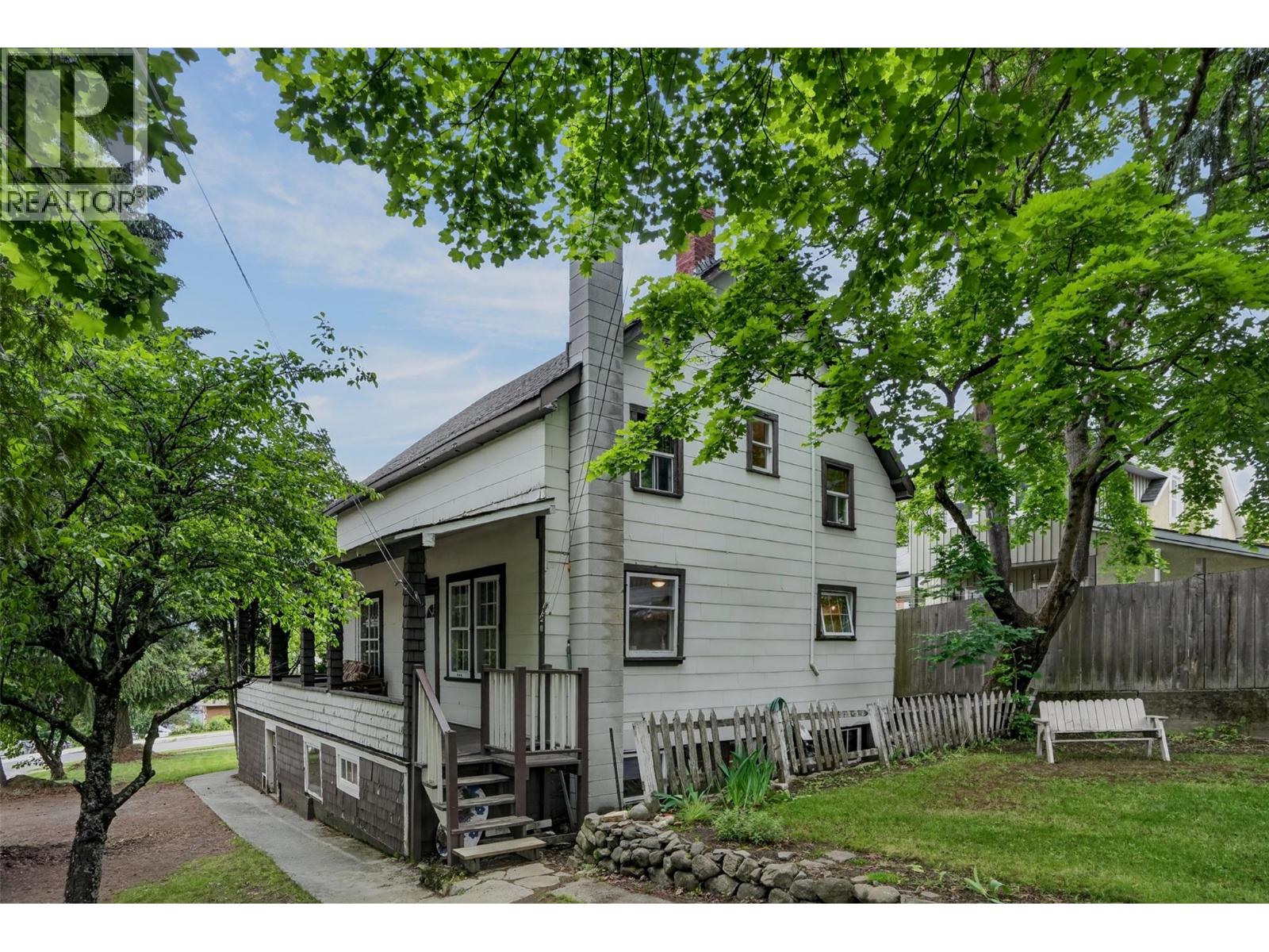 404 Houston Street, Nelson, British Columbia  V1L 5H5 - Photo 4 - 10390351
