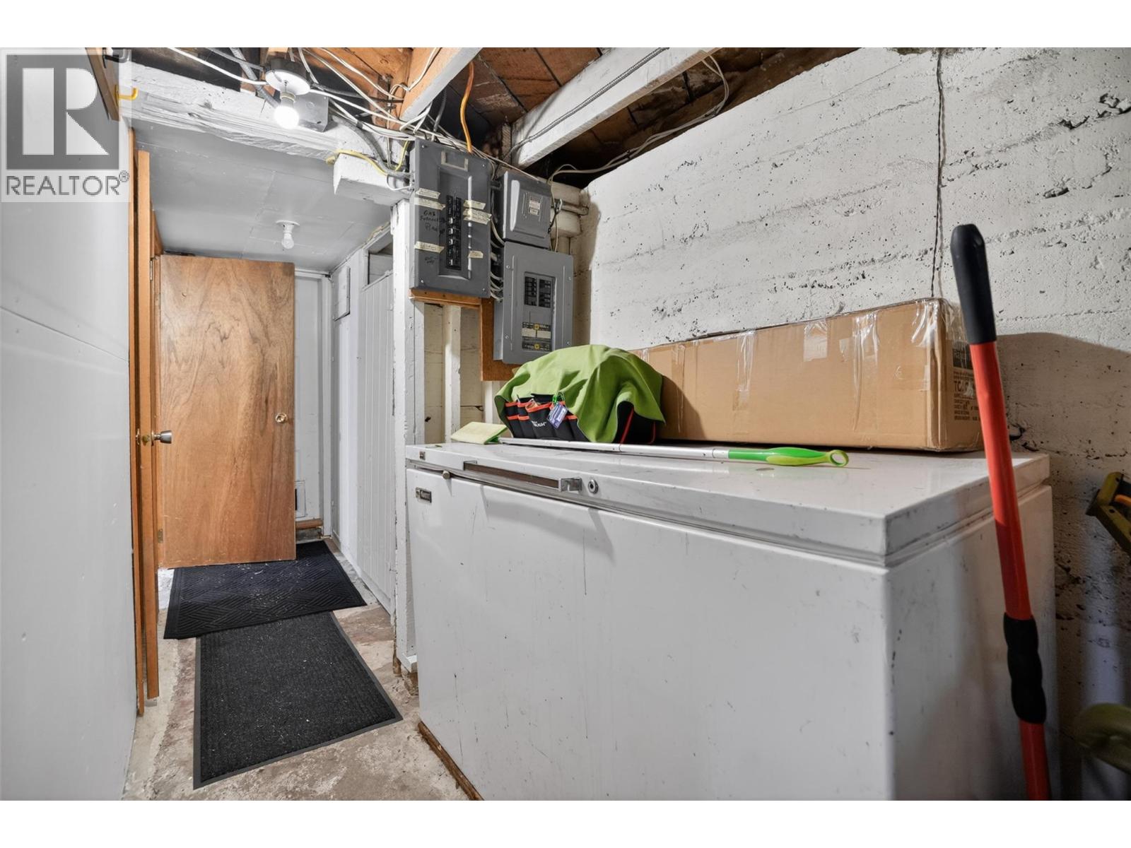 404 Houston Street, Nelson, British Columbia  V1L 5H5 - Photo 47 - 10390351
