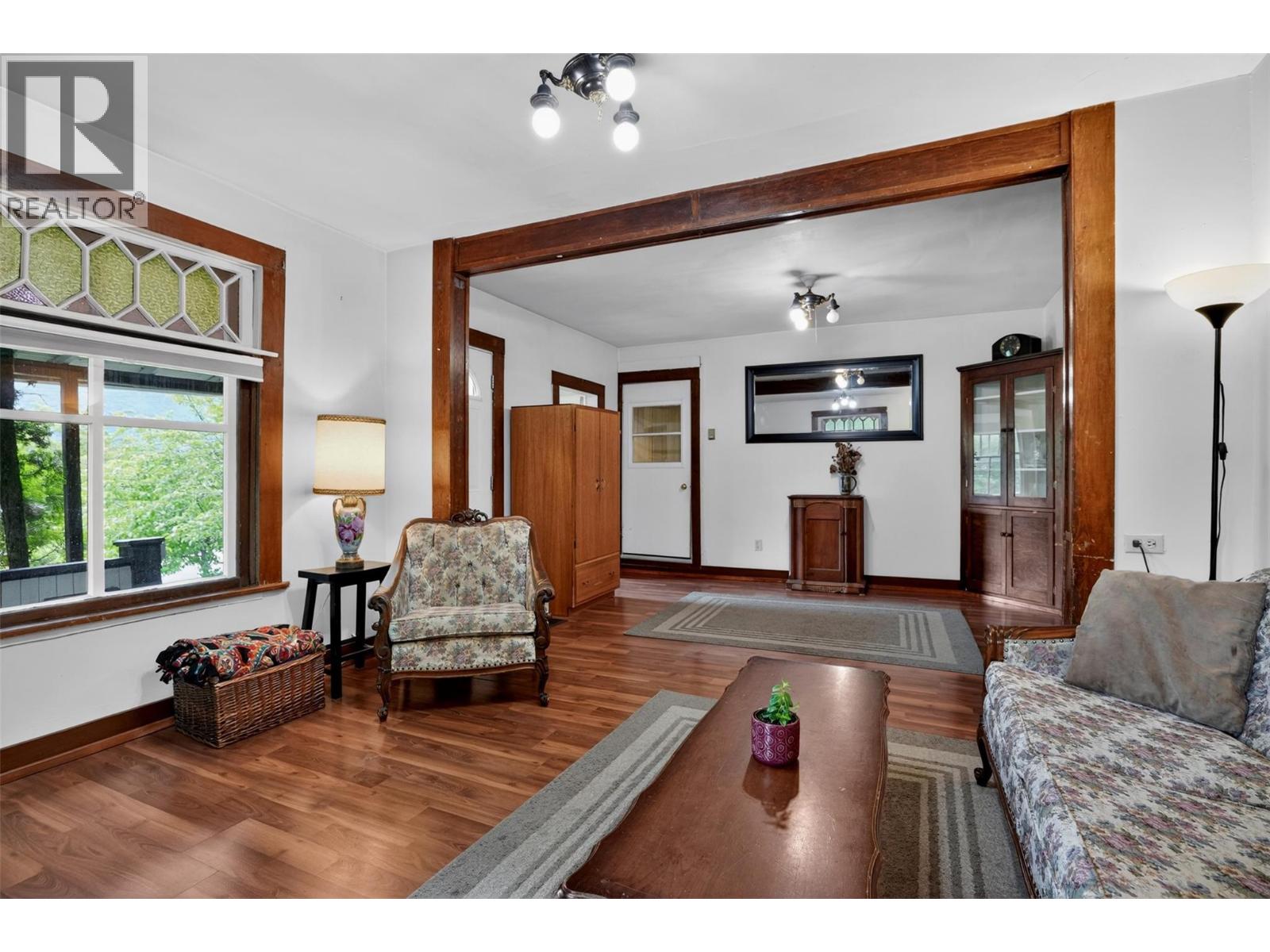 404 Houston Street, Nelson, British Columbia  V1L 5H5 - Photo 9 - 10390351