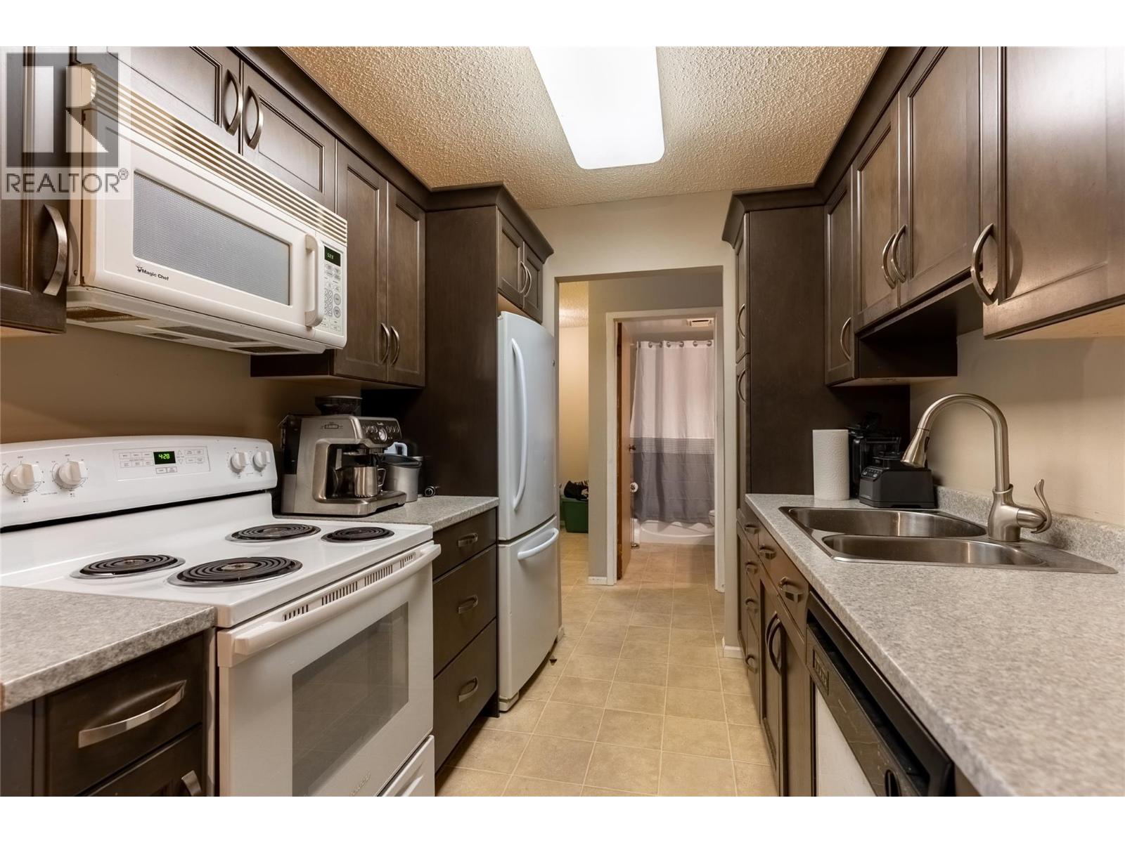 279 Alder Drive Unit# 101, Logan Lake, British Columbia  V0K 1W0 - Photo 3 - 10390383