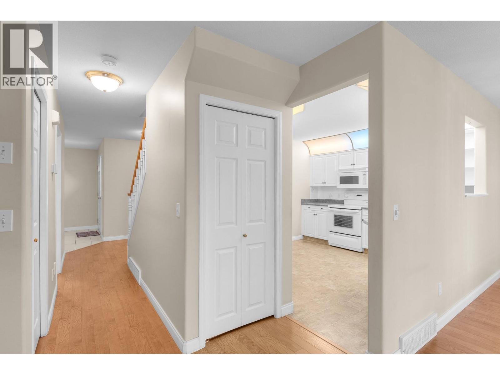 1800 Parkview Crescent Unit# 10, Kelowna, British Columbia  V1X 7G6 - Photo 18 - 10389350