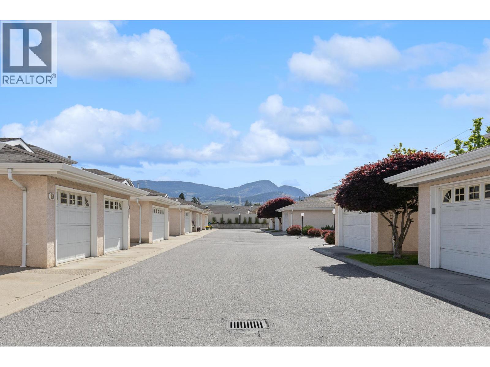 1800 Parkview Crescent Unit# 10, Kelowna, British Columbia  V1X 7G6 - Photo 3 - 10389350