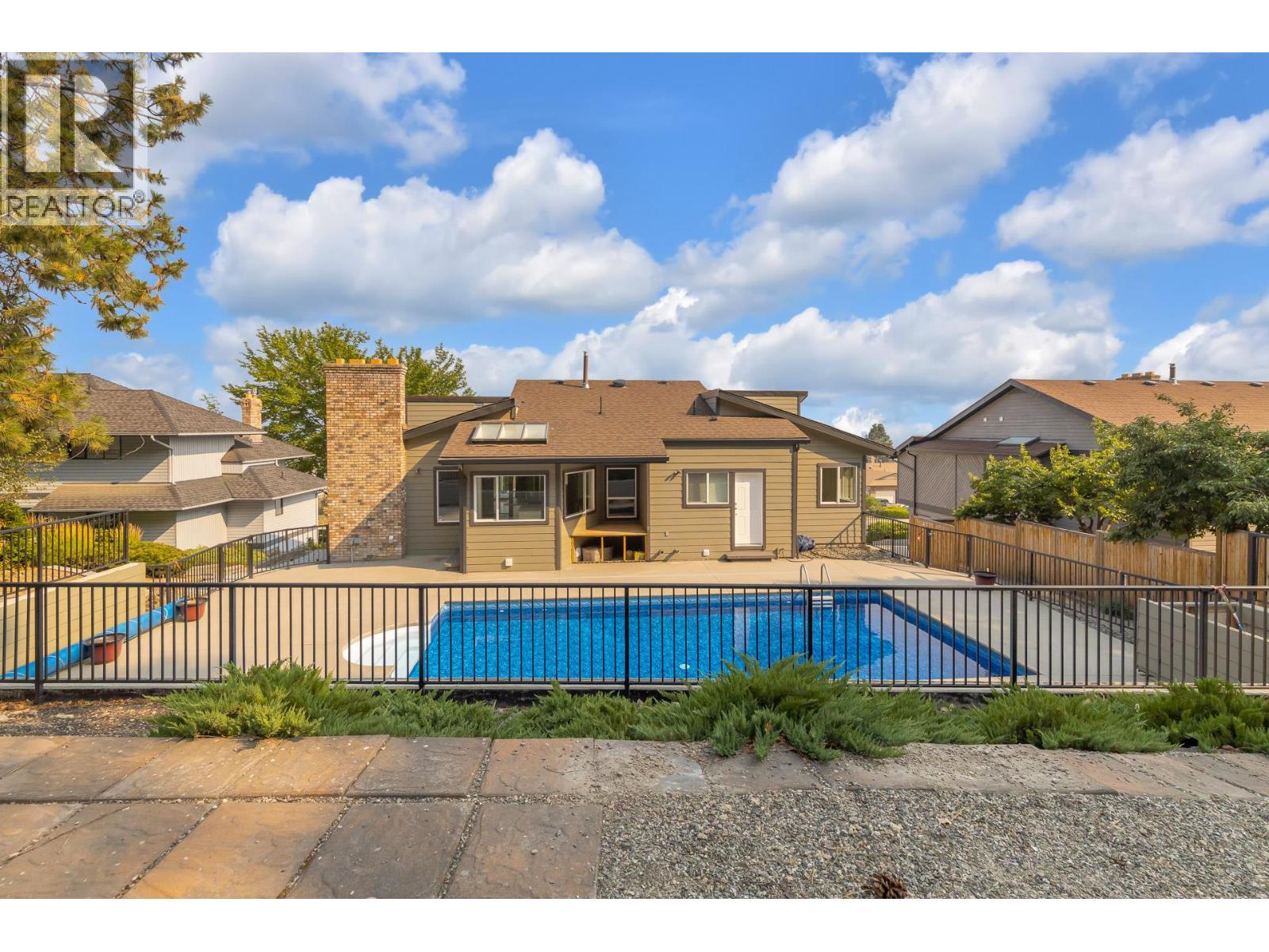 2218 Omineca Place, Kelowna, British Columbia  V1V 1H7 - Photo 5 - 10390388