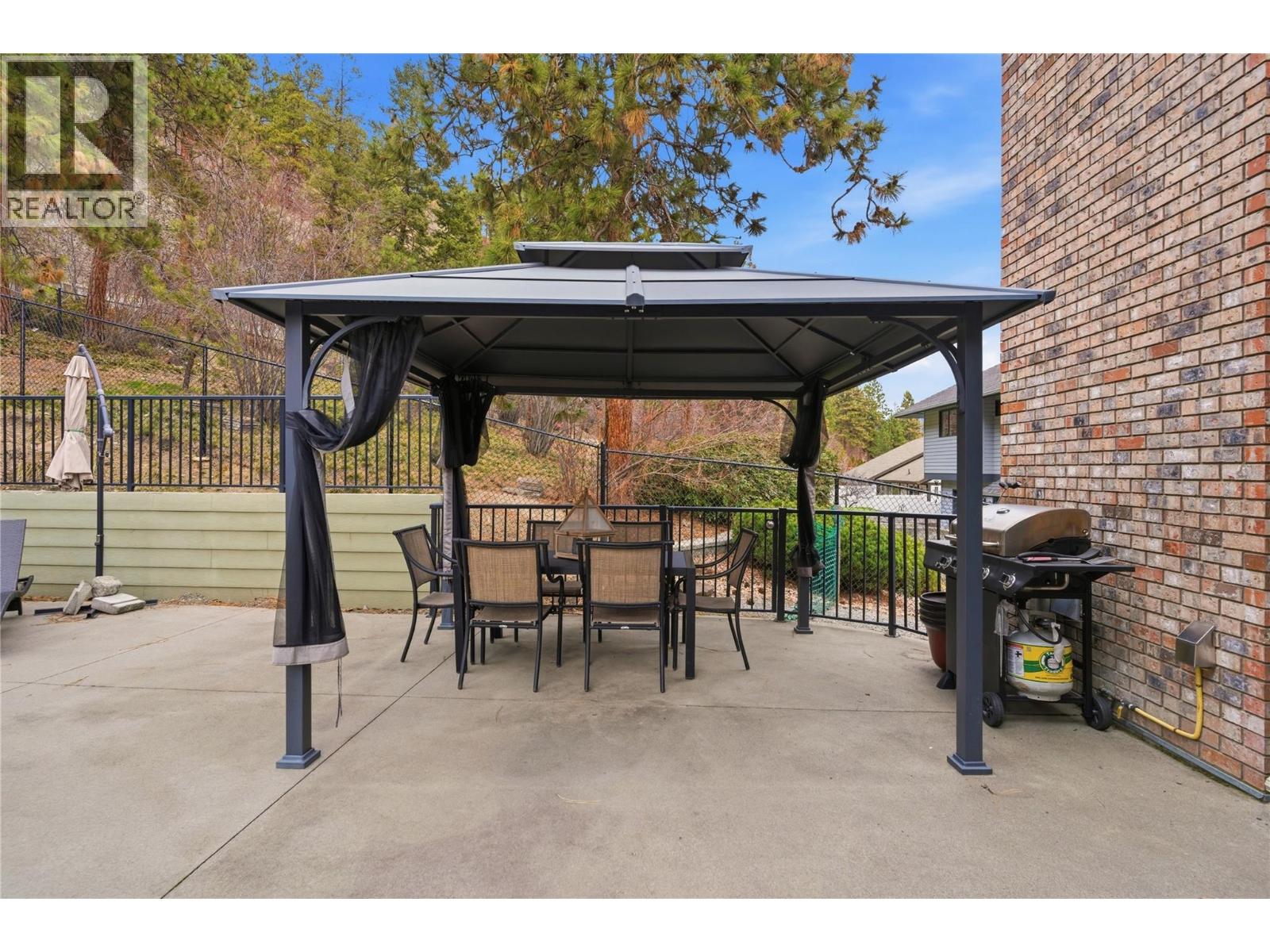 2218 Omineca Place, Kelowna, British Columbia  V1V 1H7 - Photo 6 - 10390388