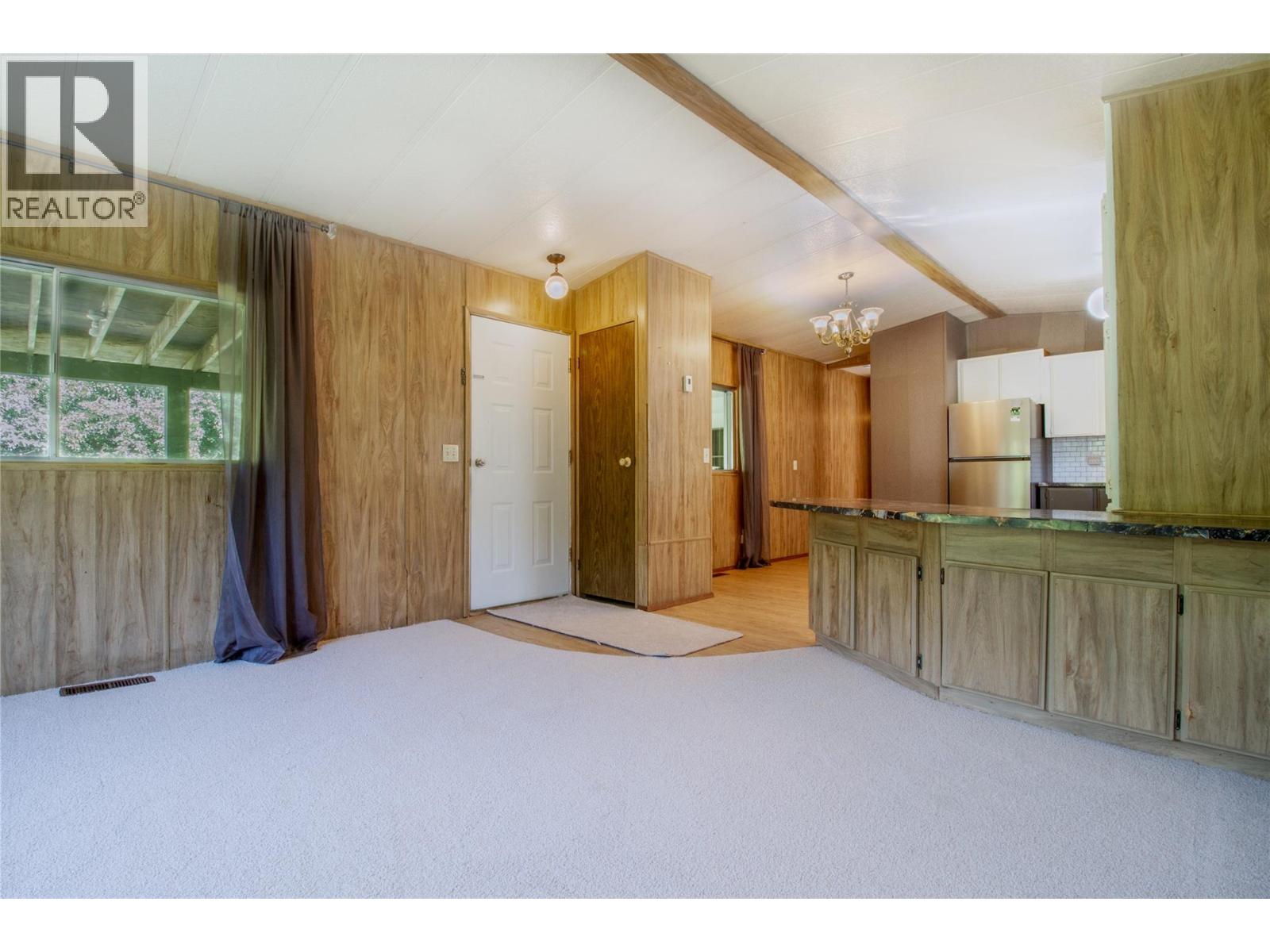 1867 Nixon Road, Revelstoke, British Columbia  V0E 2S0 - Photo 10 - 10388774