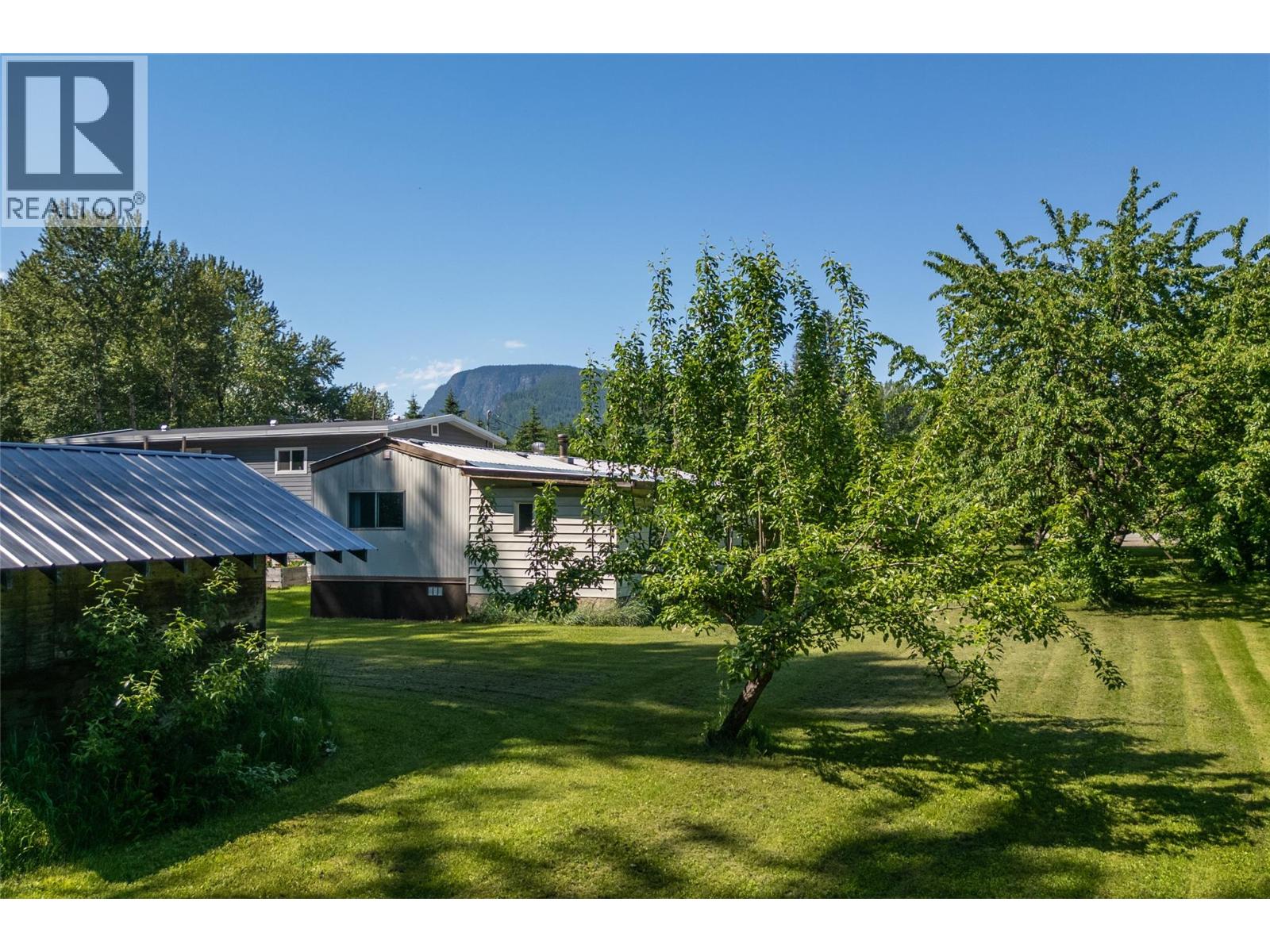 1867 Nixon Road, Revelstoke, British Columbia  V0E 2S0 - Photo 23 - 10388774