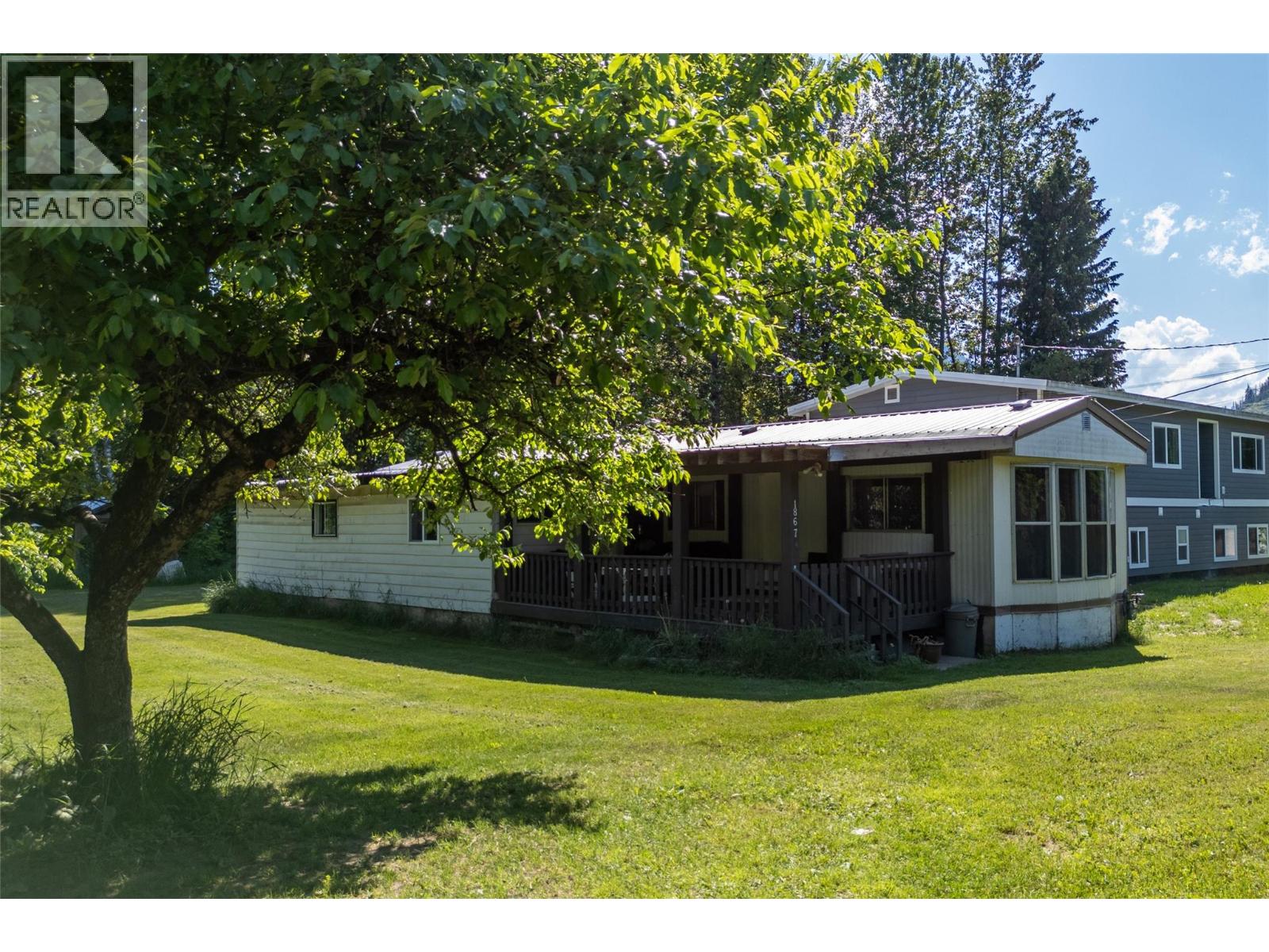 1867 Nixon Road, Revelstoke, British Columbia  V0E 2S0 - Photo 4 - 10388774