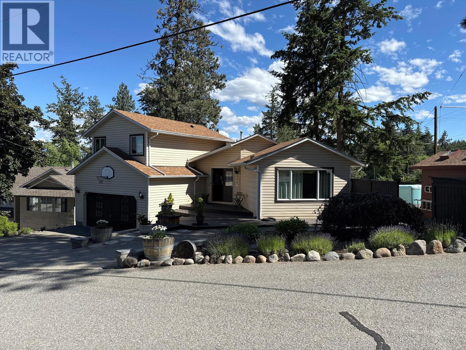 3037 Country Hills Lane, West Kelowna, British Columbia  V4T 1C3 - Photo 2 - 10389526