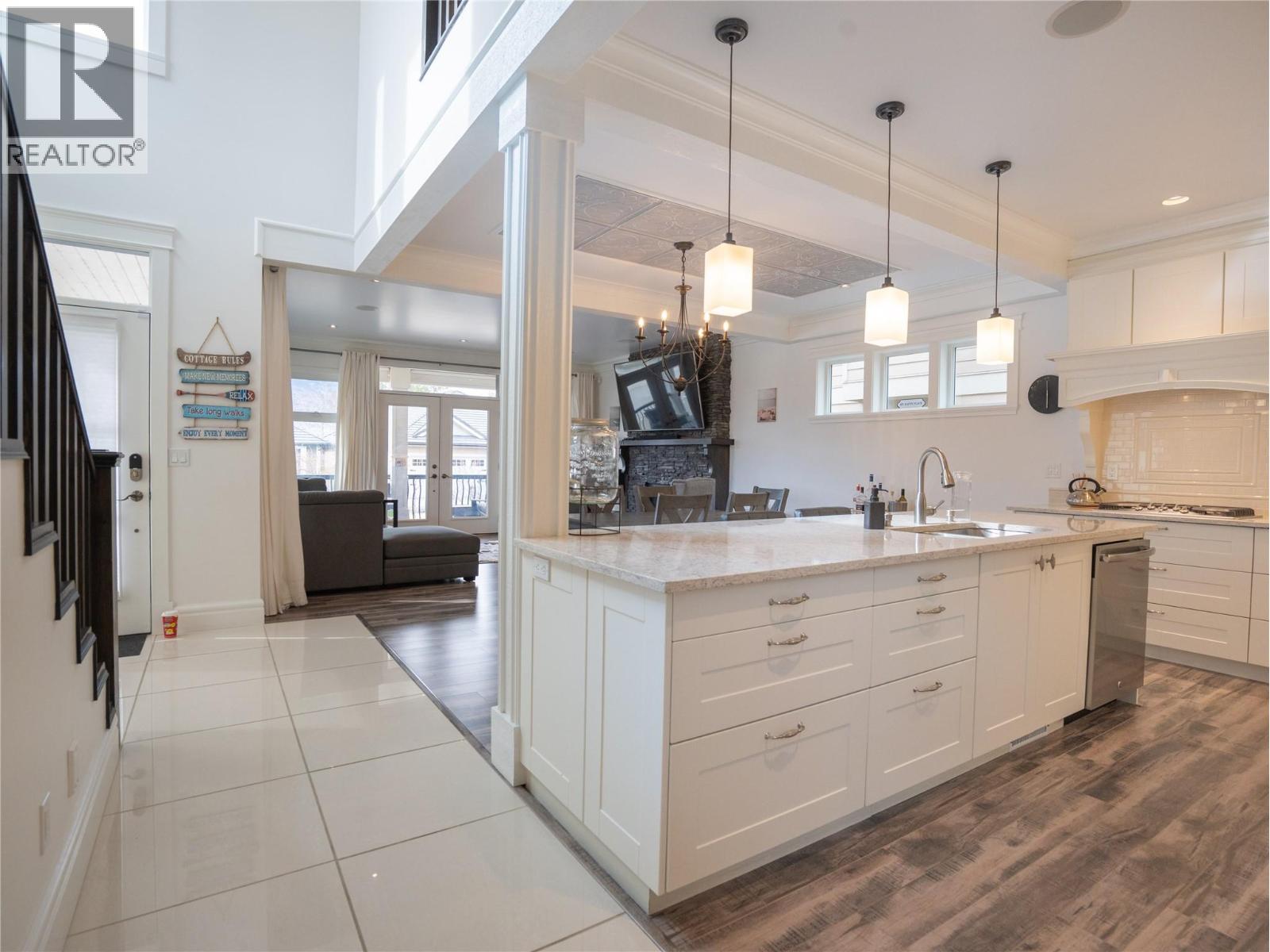 5 Chardonnay Court, Osoyoos, British Columbia  V0H 1V6 - Photo 2 - 10385340