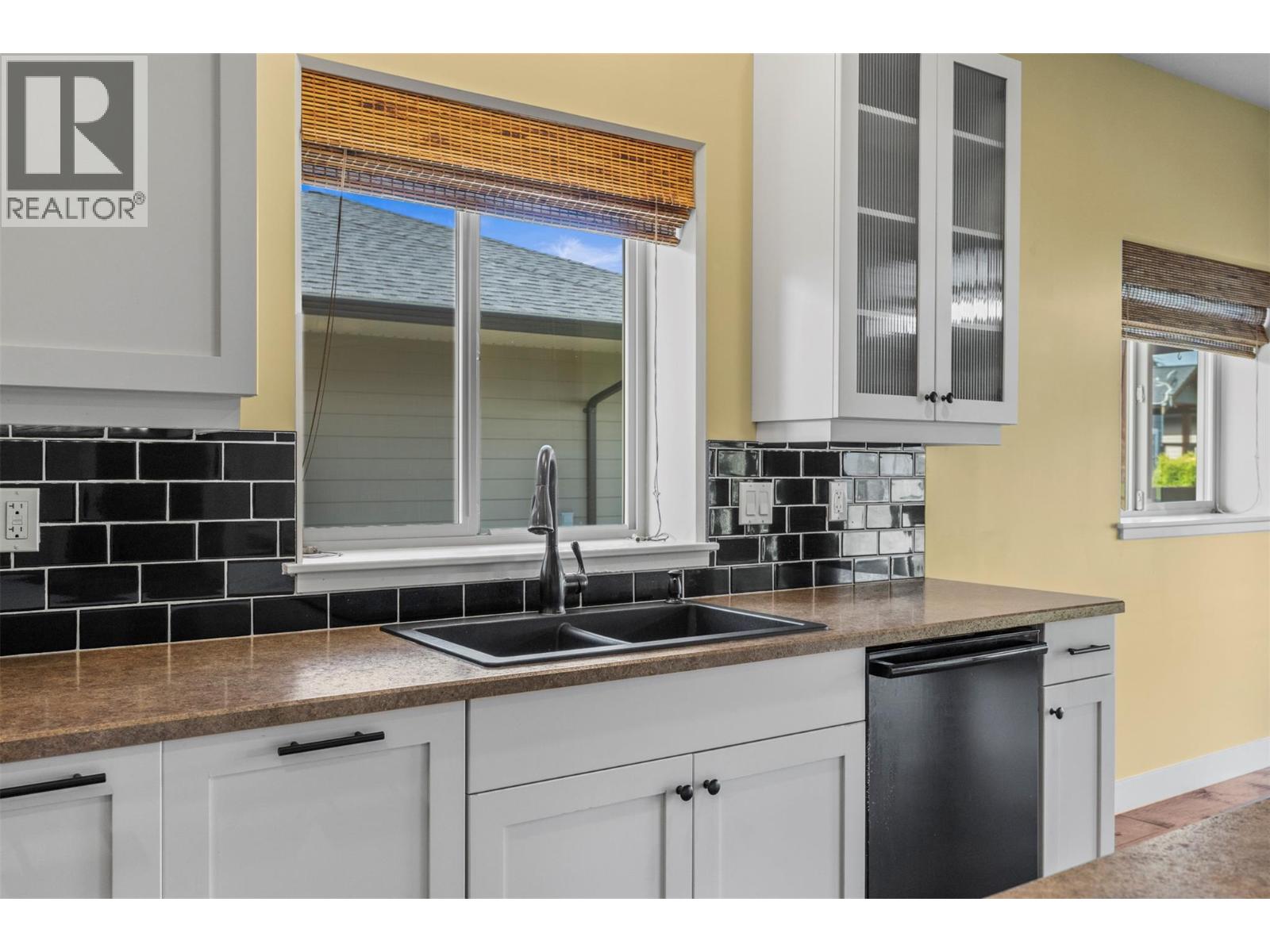 2444 York Avenue Unit# 32, Armstrong, British Columbia  V4Y 0Y3 - Photo 12 - 10390199