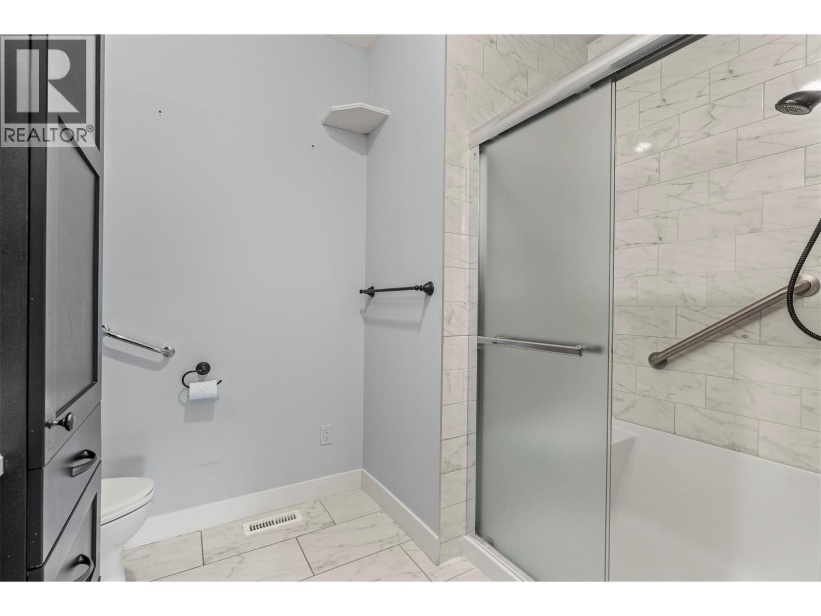2444 York Avenue Unit# 32, Armstrong, British Columbia  V4Y 0Y3 - Photo 24 - 10390199