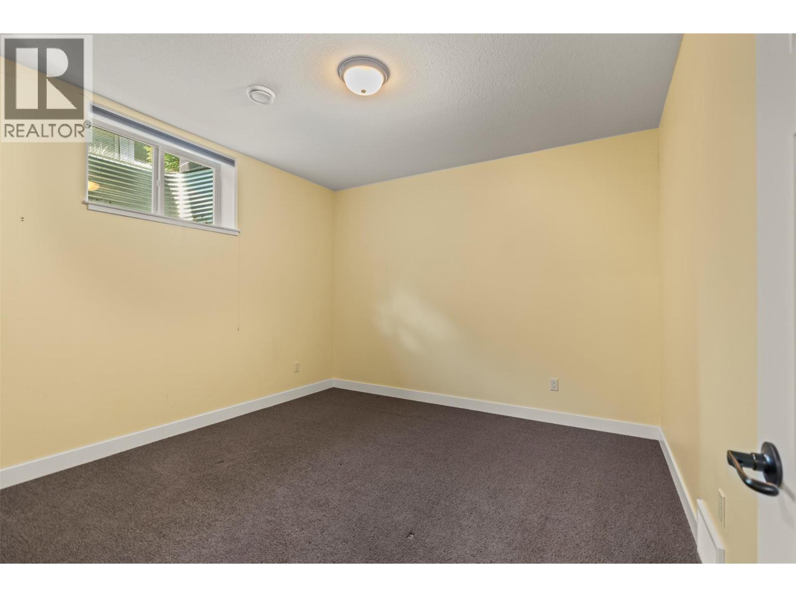 2444 York Avenue Unit# 32, Armstrong, British Columbia  V4Y 0Y3 - Photo 32 - 10390199