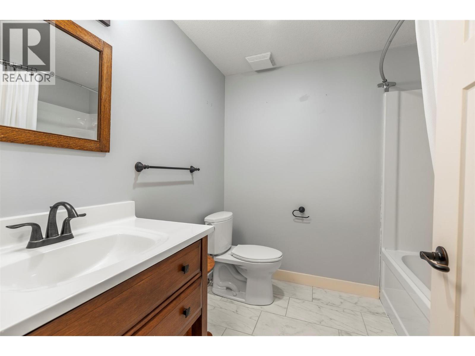 2444 York Avenue Unit# 32, Armstrong, British Columbia  V4Y 0Y3 - Photo 34 - 10390199
