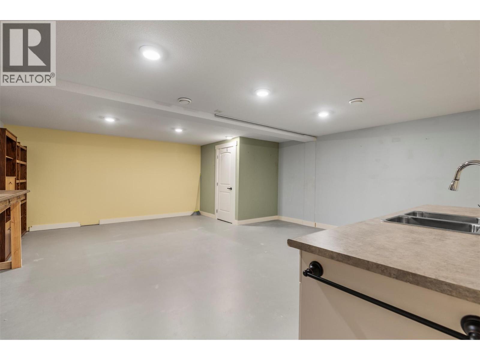 2444 York Avenue Unit# 32, Armstrong, British Columbia  V4Y 0Y3 - Photo 39 - 10390199