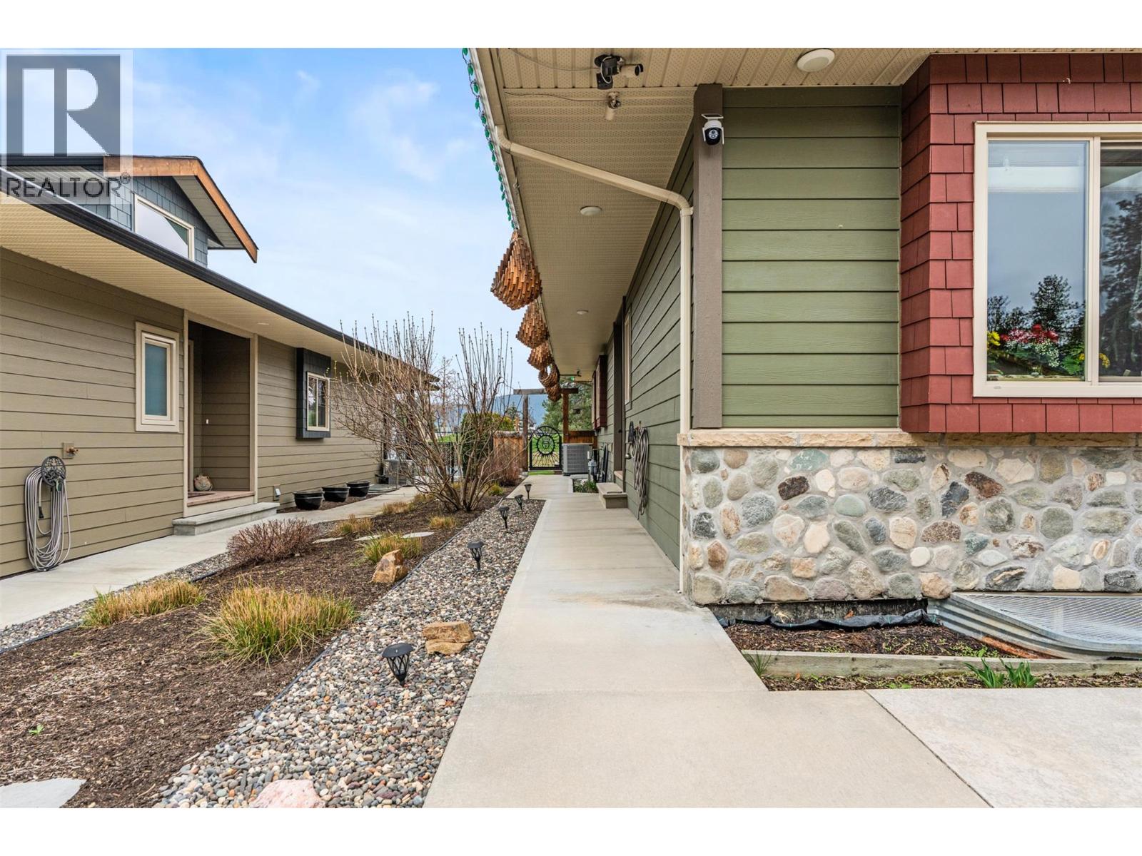 2444 York Avenue Unit# 32, Armstrong, British Columbia  V4Y 0Y3 - Photo 8 - 10390199