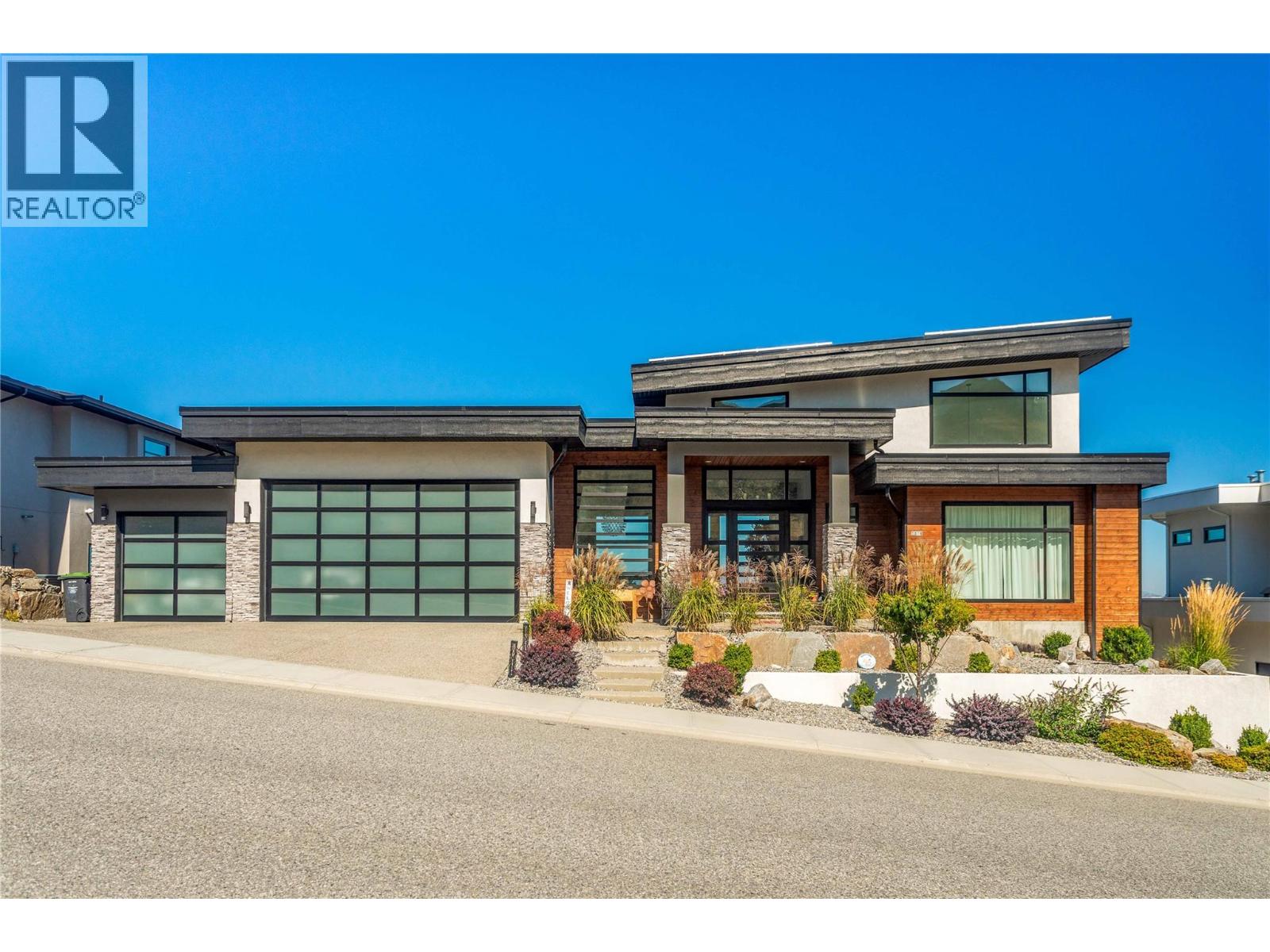 1016 Clarance Avenue, Kelowna, British Columbia  V1W 5M6 - Photo 1 - 10390081