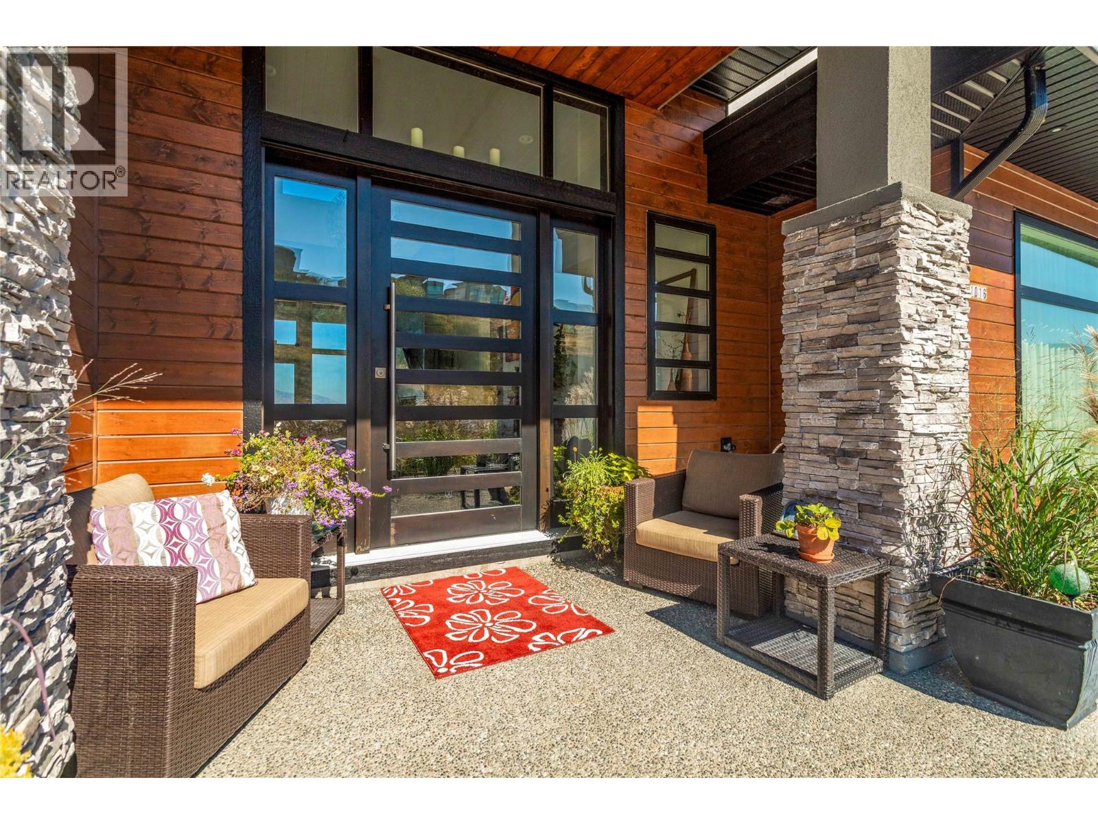 1016 Clarance Avenue, Kelowna, British Columbia  V1W 5M6 - Photo 3 - 10390081
