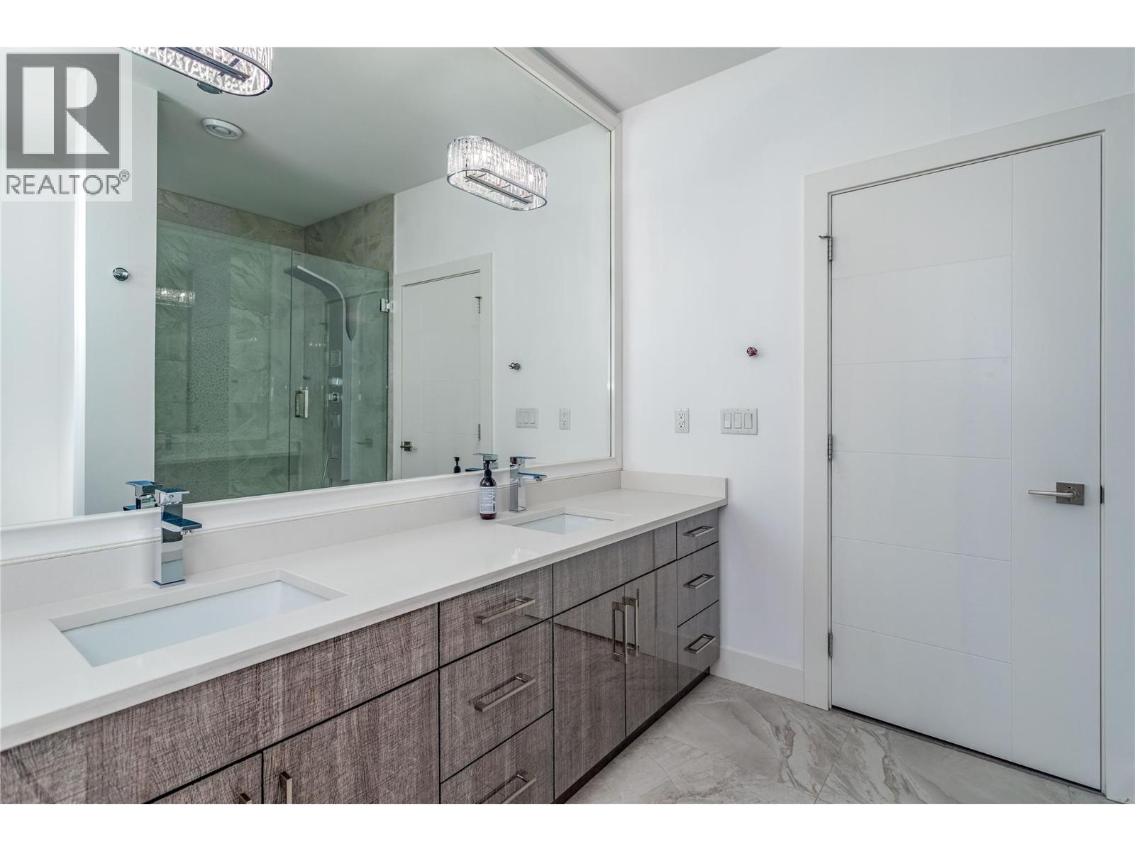 1016 Clarance Avenue, Kelowna, British Columbia  V1W 5M6 - Photo 32 - 10390081