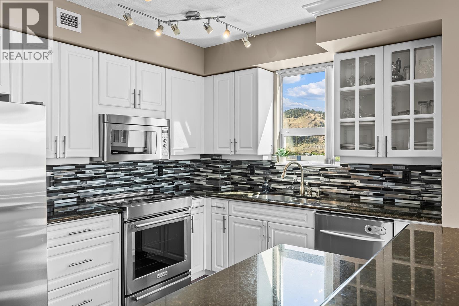 1152 Sunset Drive Unit# 1002, Kelowna, British Columbia  V1Y 9R7 - Photo 17 - 10389345