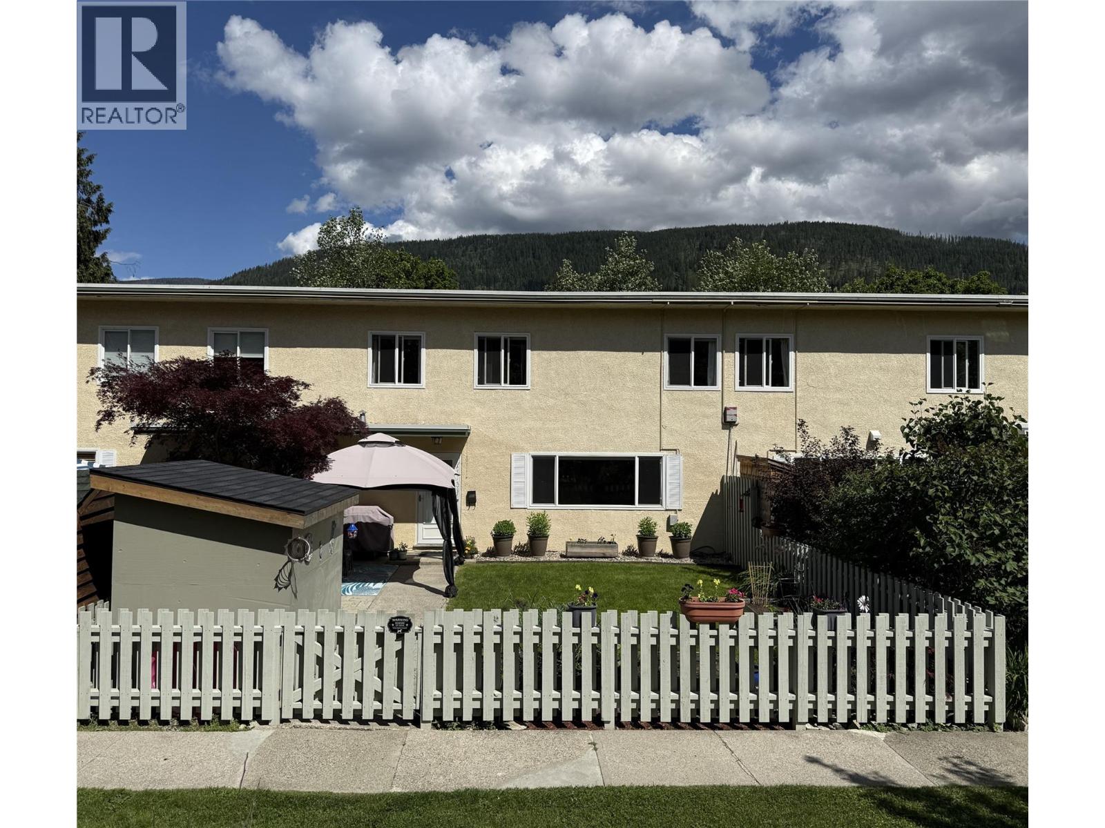 467 Richards Street W, Nelson, British Columbia  V1L 3K2 - Photo 1 - 10390164