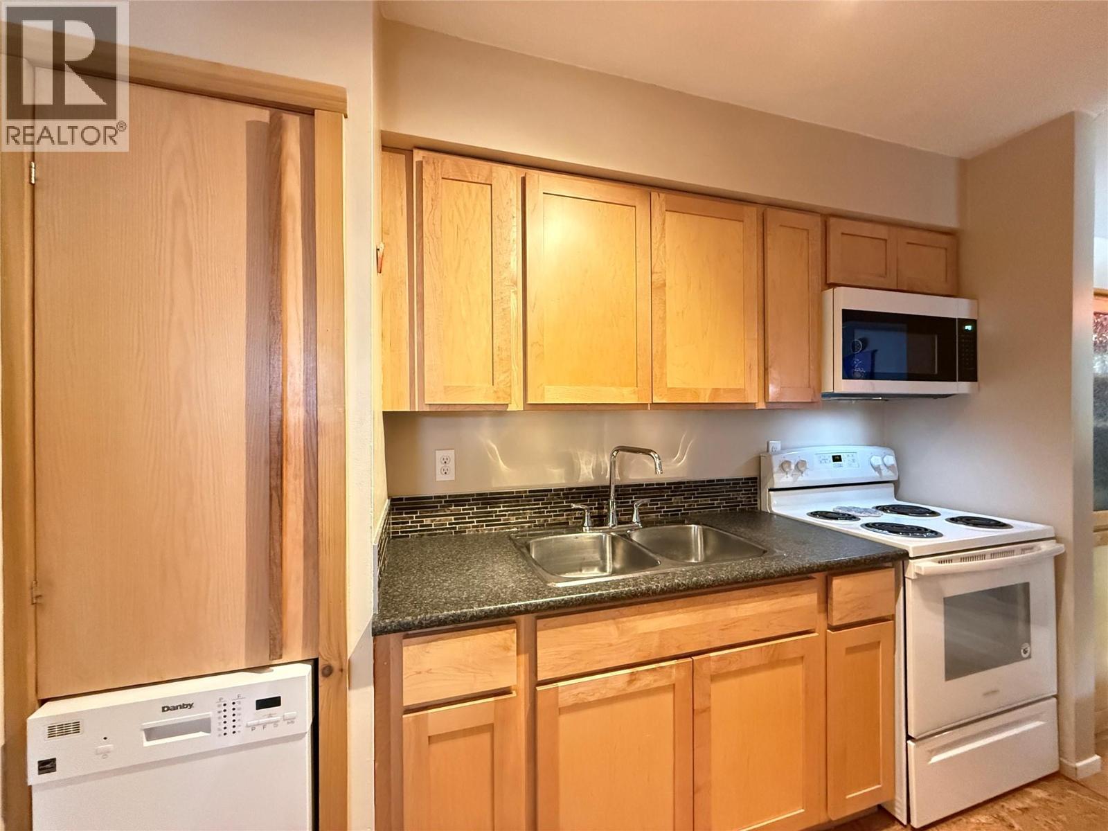 467 Richards Street W, Nelson, British Columbia  V1L 3K2 - Photo 20 - 10390164