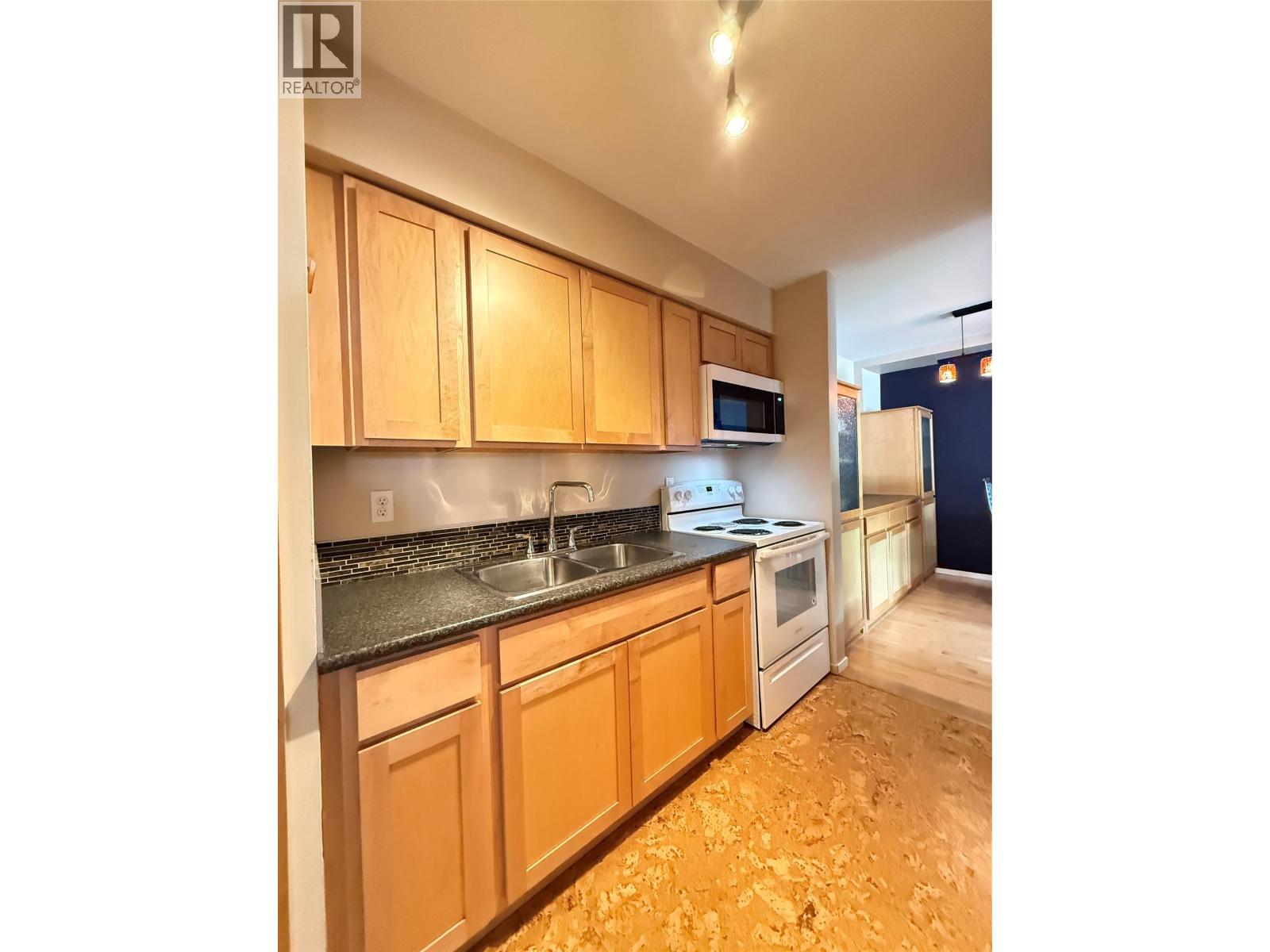 467 Richards Street W, Nelson, British Columbia  V1L 3K2 - Photo 22 - 10390164