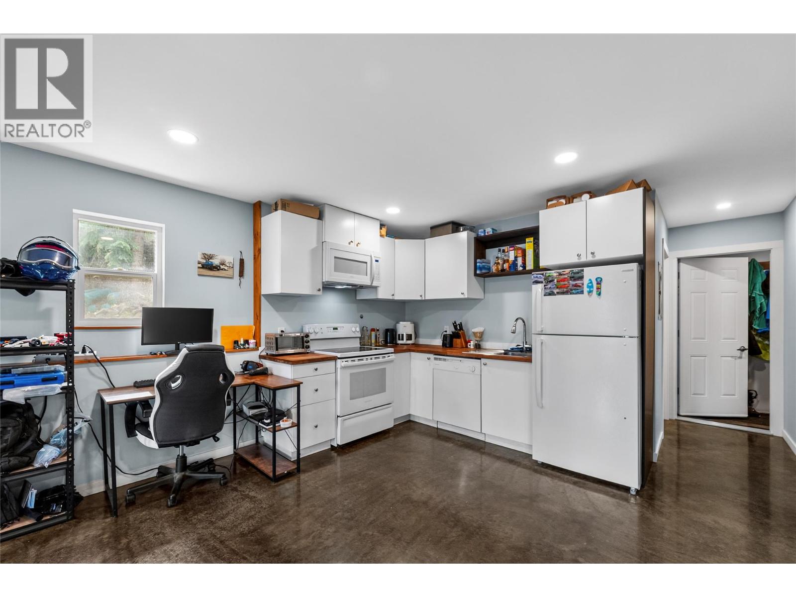3307 Powell Road, Kamloops, British Columbia  V0E 3E1 - Photo 31 - 10389792