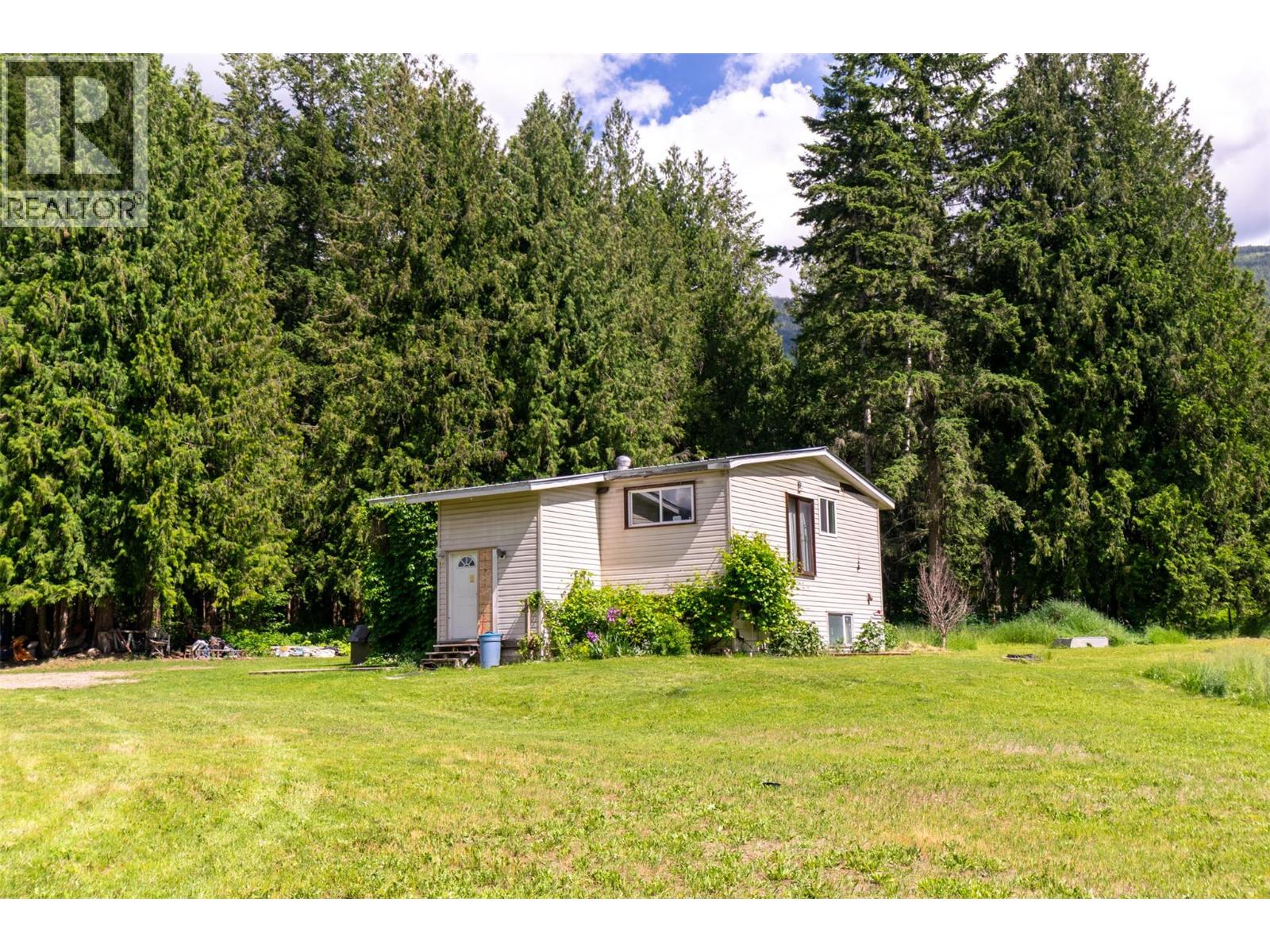34 West Poirier Road, Mara, British Columbia  V0E 2K0 - Photo 27 - 10390122