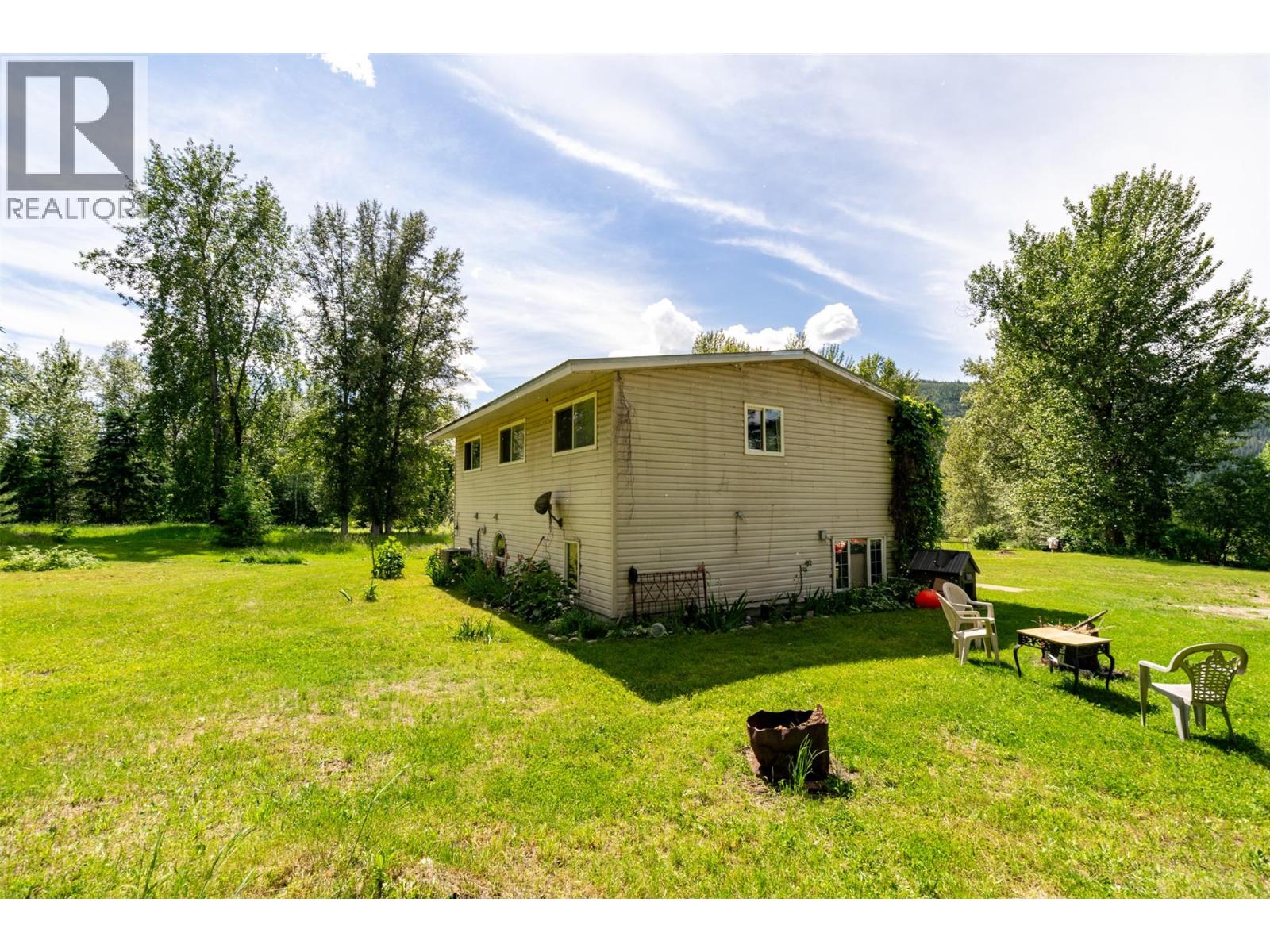 34 West Poirier Road, Mara, British Columbia  V0E 2K0 - Photo 32 - 10390122
