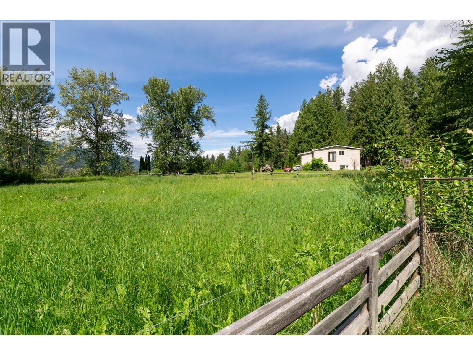 34 West Poirier Road, Mara, British Columbia  V0E 2K0 - Photo 39 - 10390122