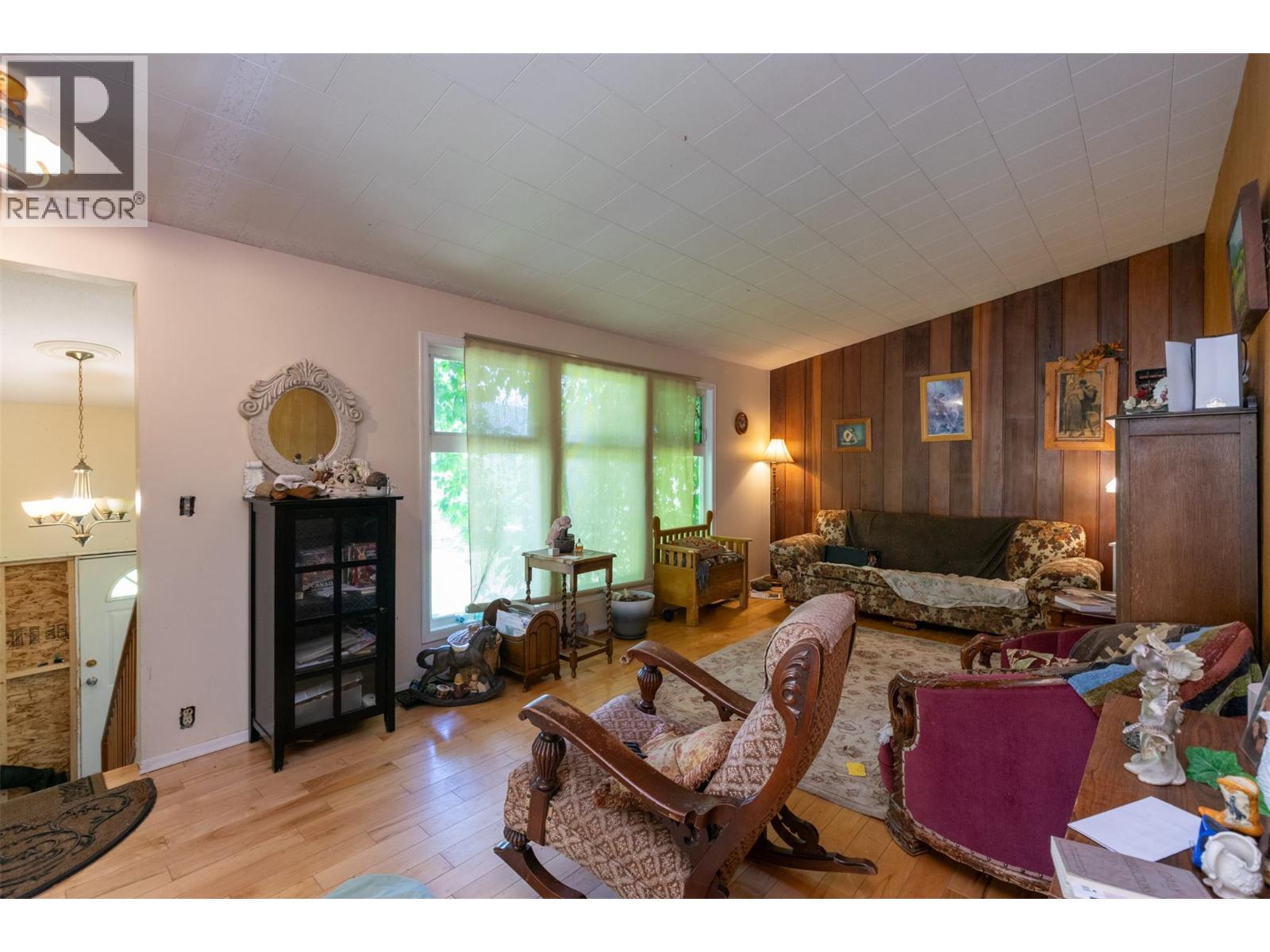 34 West Poirier Road, Mara, British Columbia  V0E 2K0 - Photo 5 - 10390122