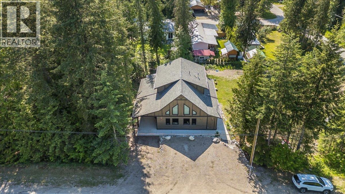 809 Slocan Street, Slocan, British Columbia  V0G 2C0 - Photo 10 - 10389528
