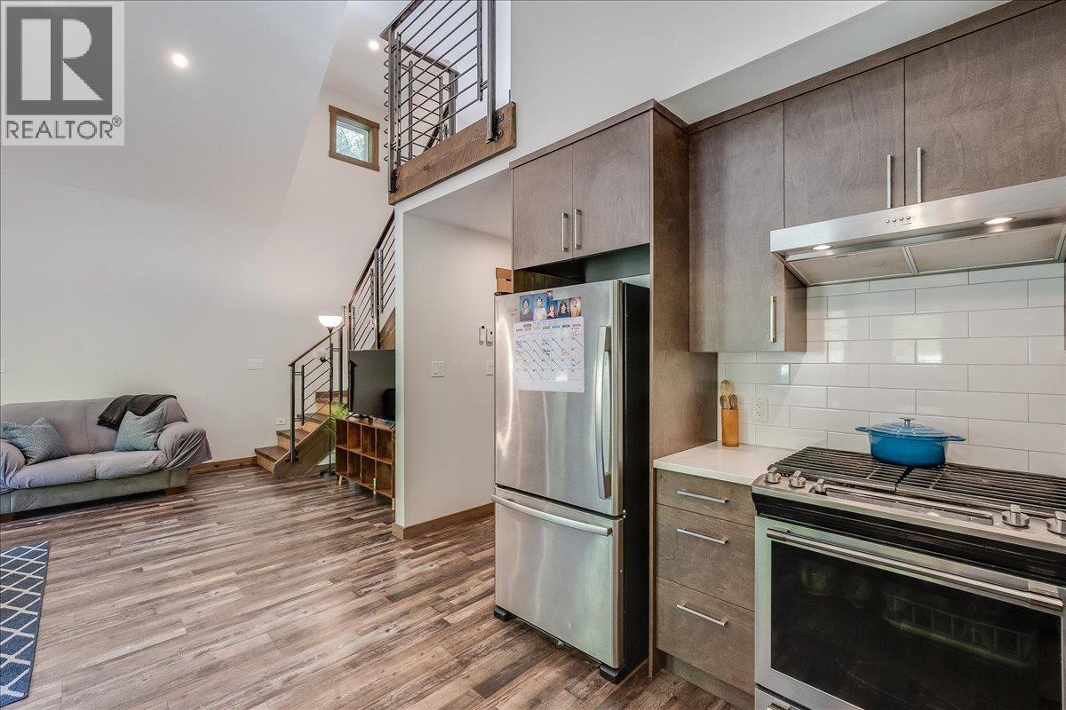 809 Slocan Street, Slocan, British Columbia  V0G 2C0 - Photo 18 - 10389528