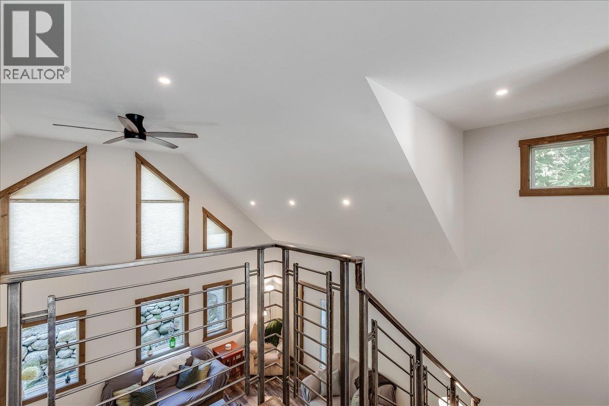 809 Slocan Street, Slocan, British Columbia  V0G 2C0 - Photo 28 - 10389528