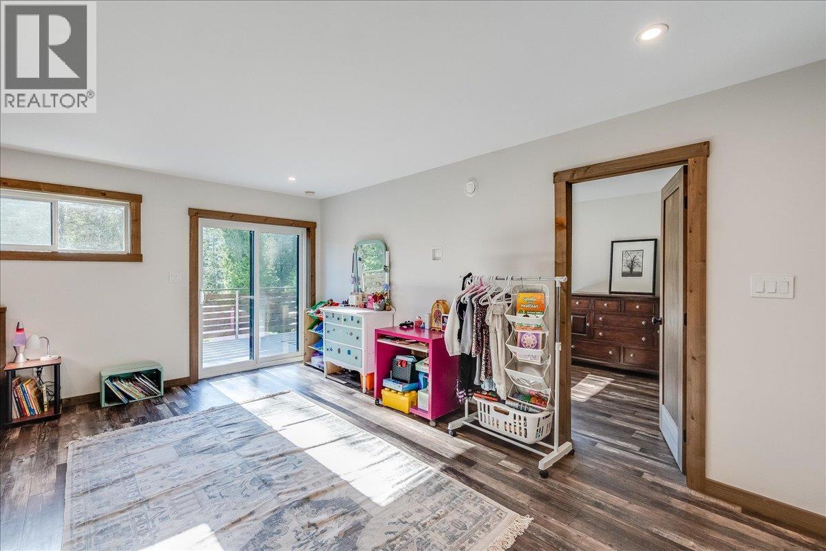 809 Slocan Street, Slocan, British Columbia  V0G 2C0 - Photo 29 - 10389528