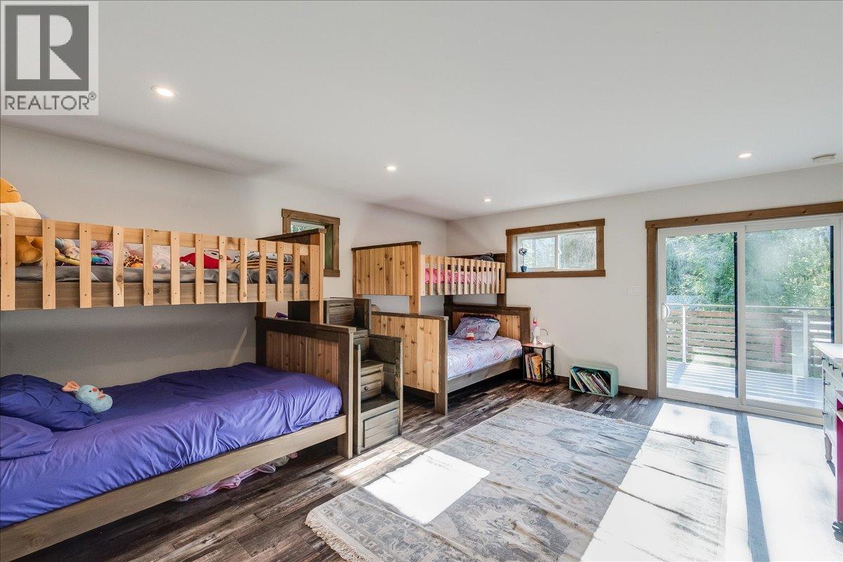 809 Slocan Street, Slocan, British Columbia  V0G 2C0 - Photo 30 - 10389528